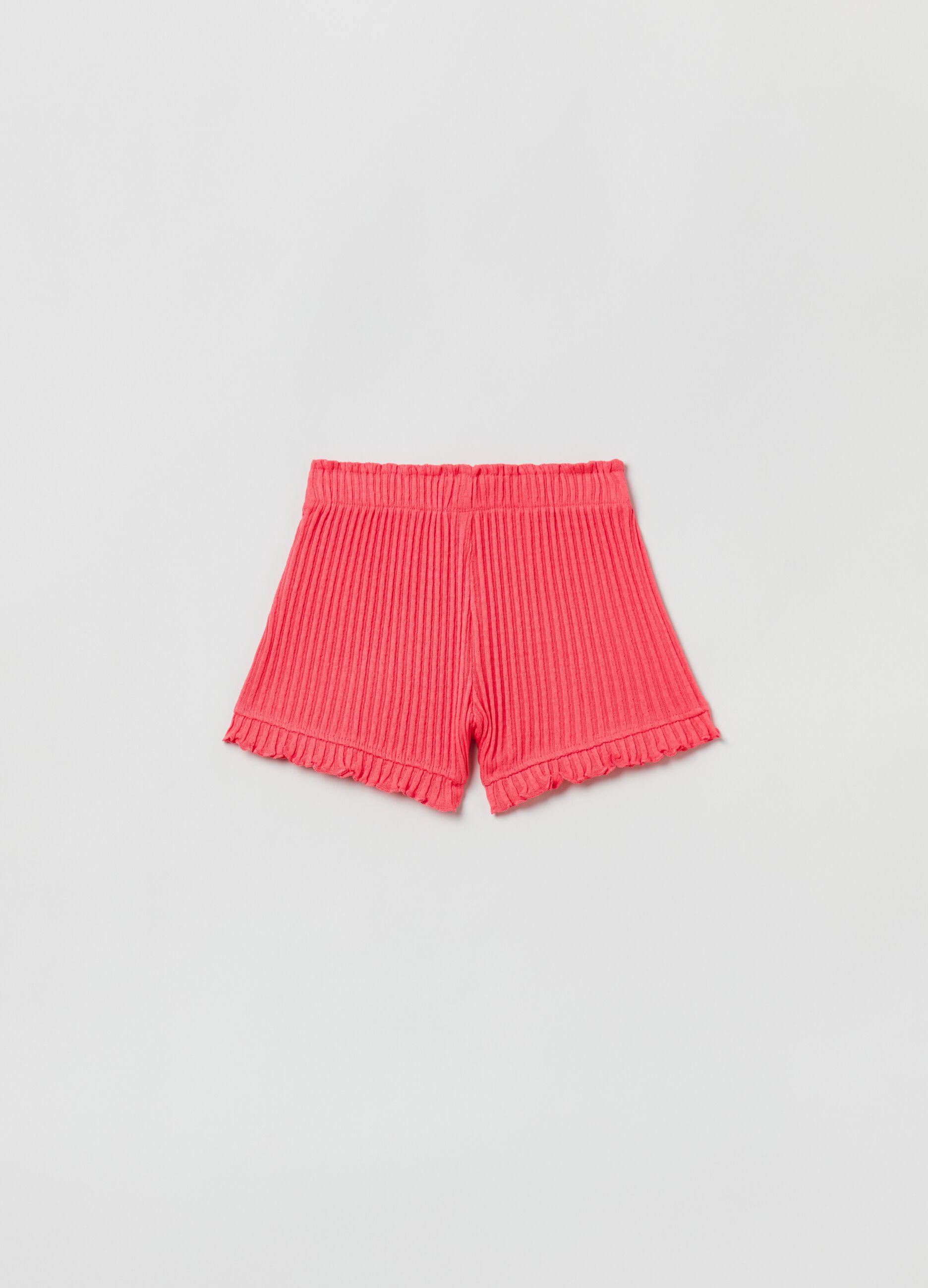 Shorts in textured fabric with ribbing