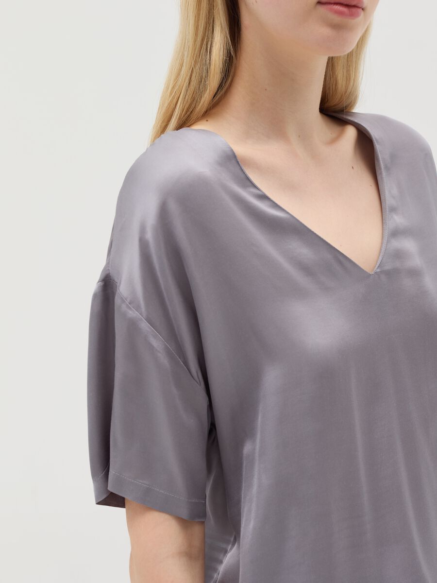 Satin blouse with V neck_3