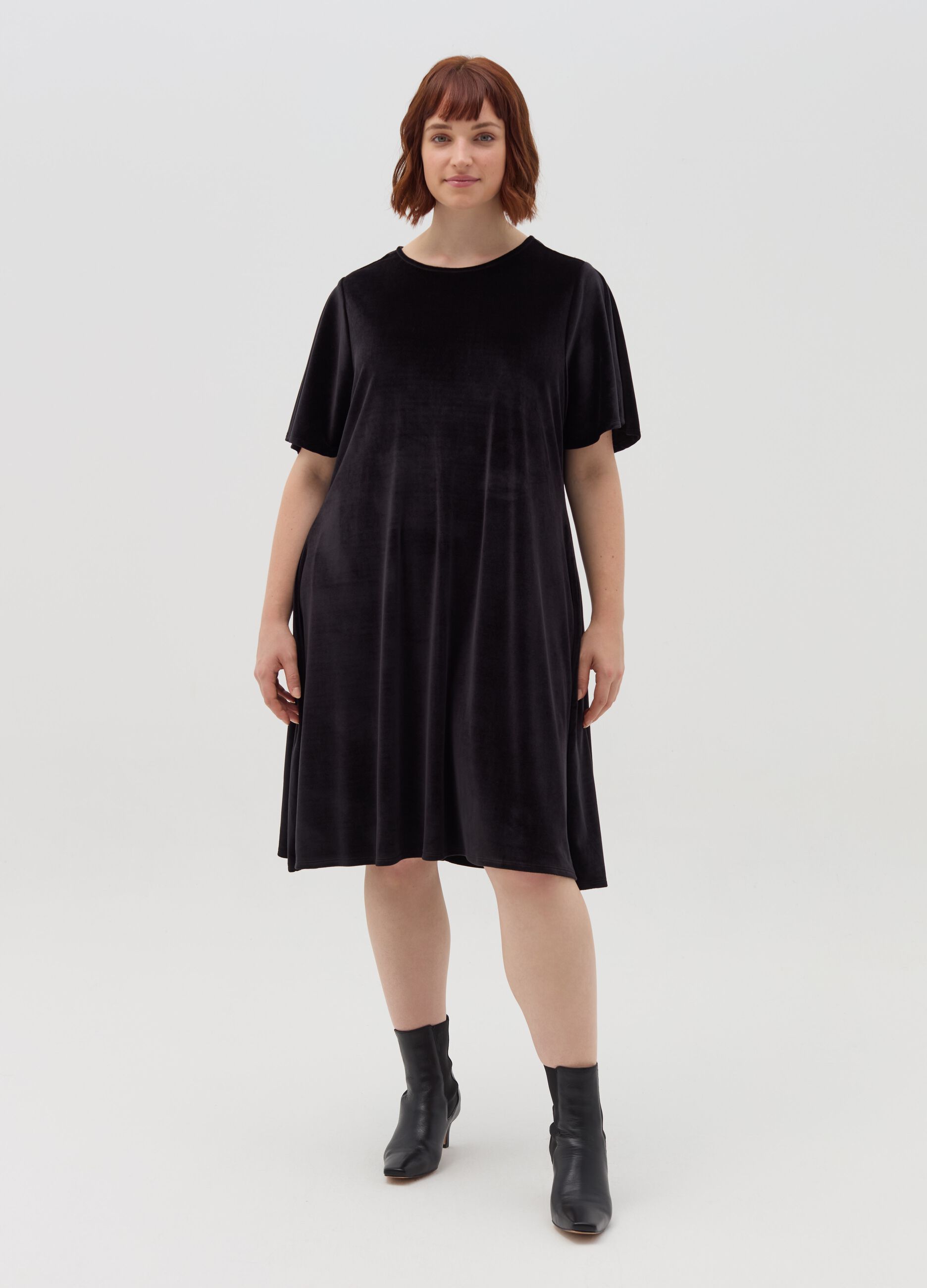 Curvy midi dress in velvet