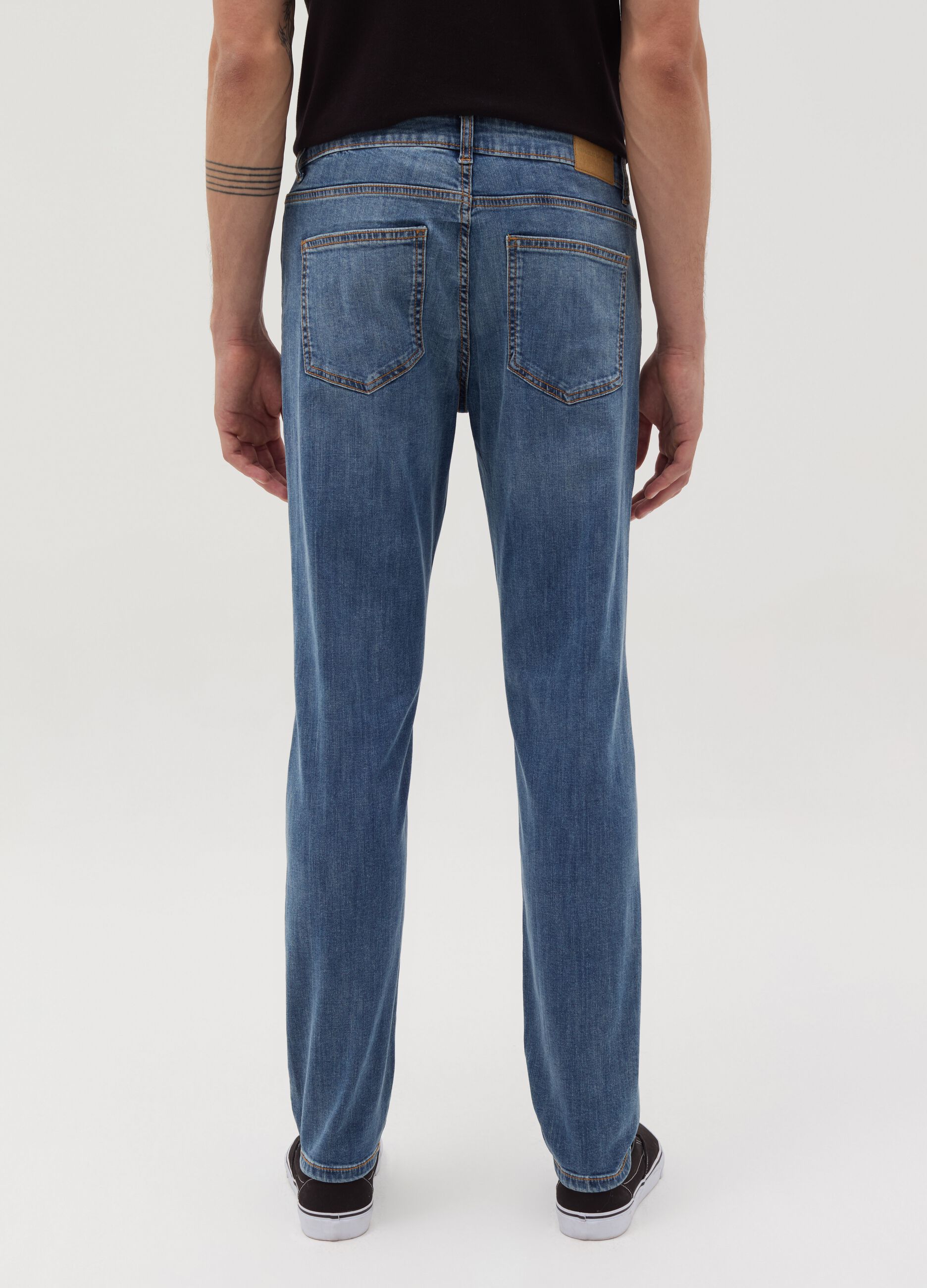 Slim-fit stretch jeans with five pockets