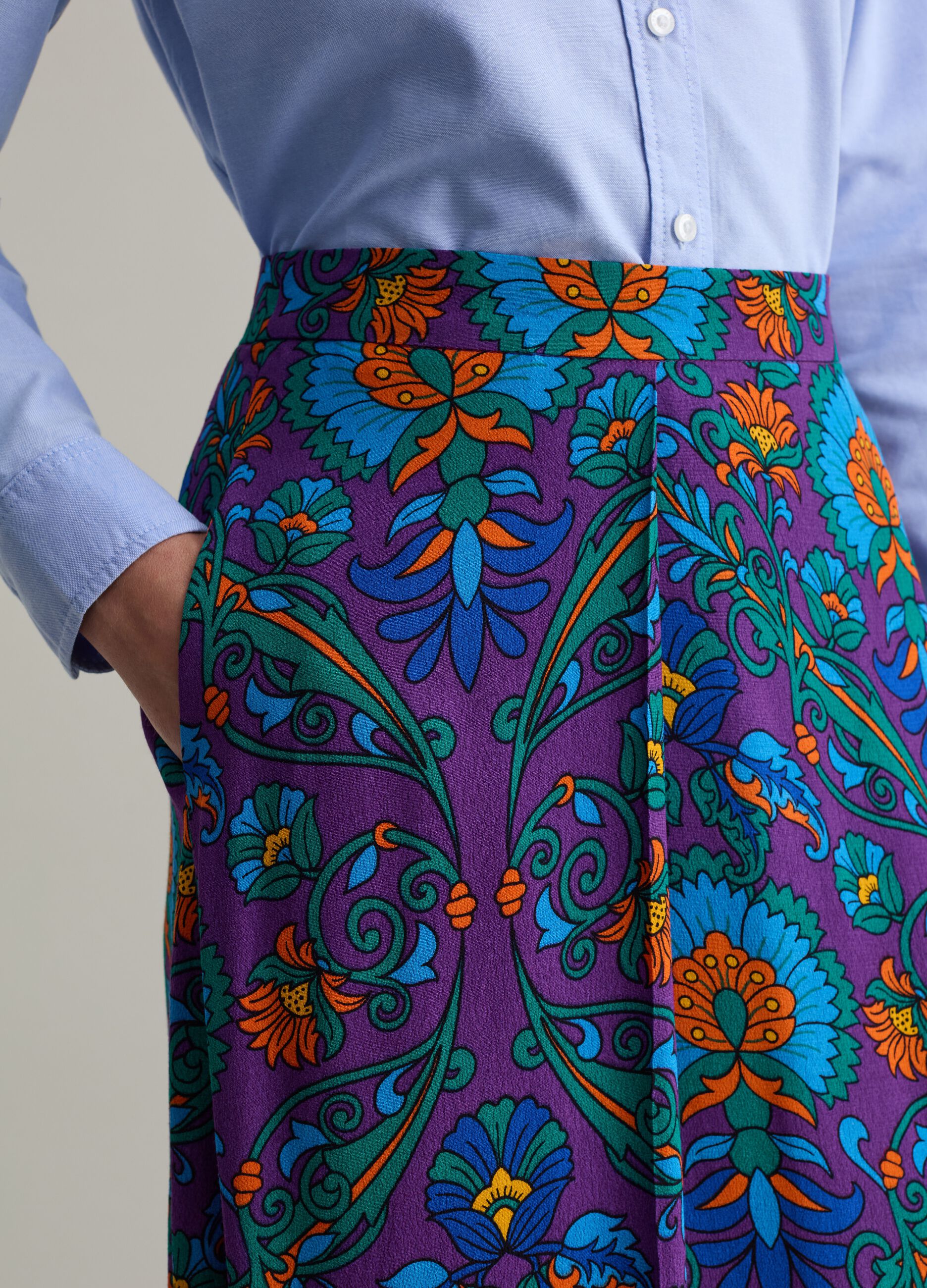 Midi skirt in viscose with print