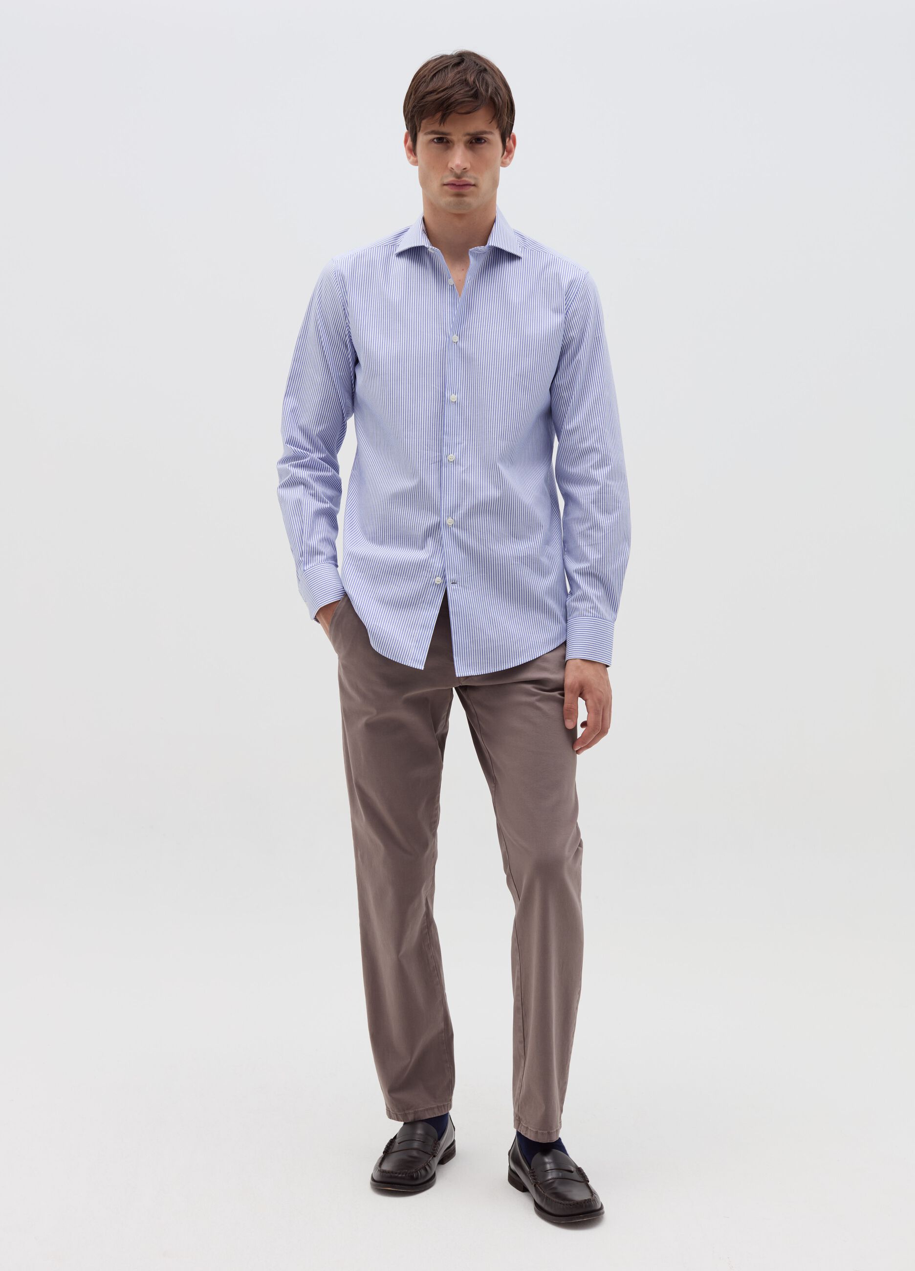 Pantalone chino regular fit in cotone stretch