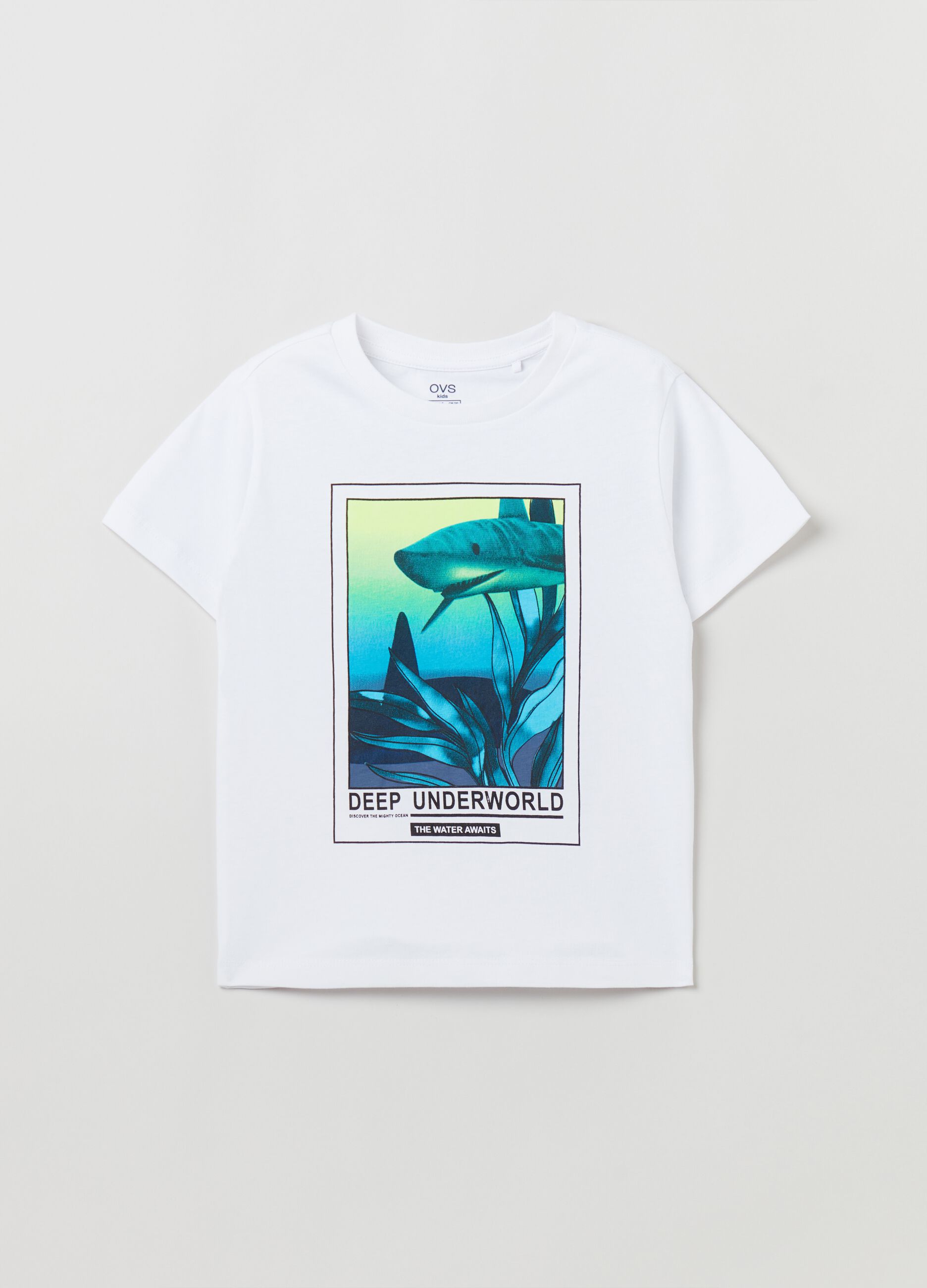 T-shirt with shark print and round neck