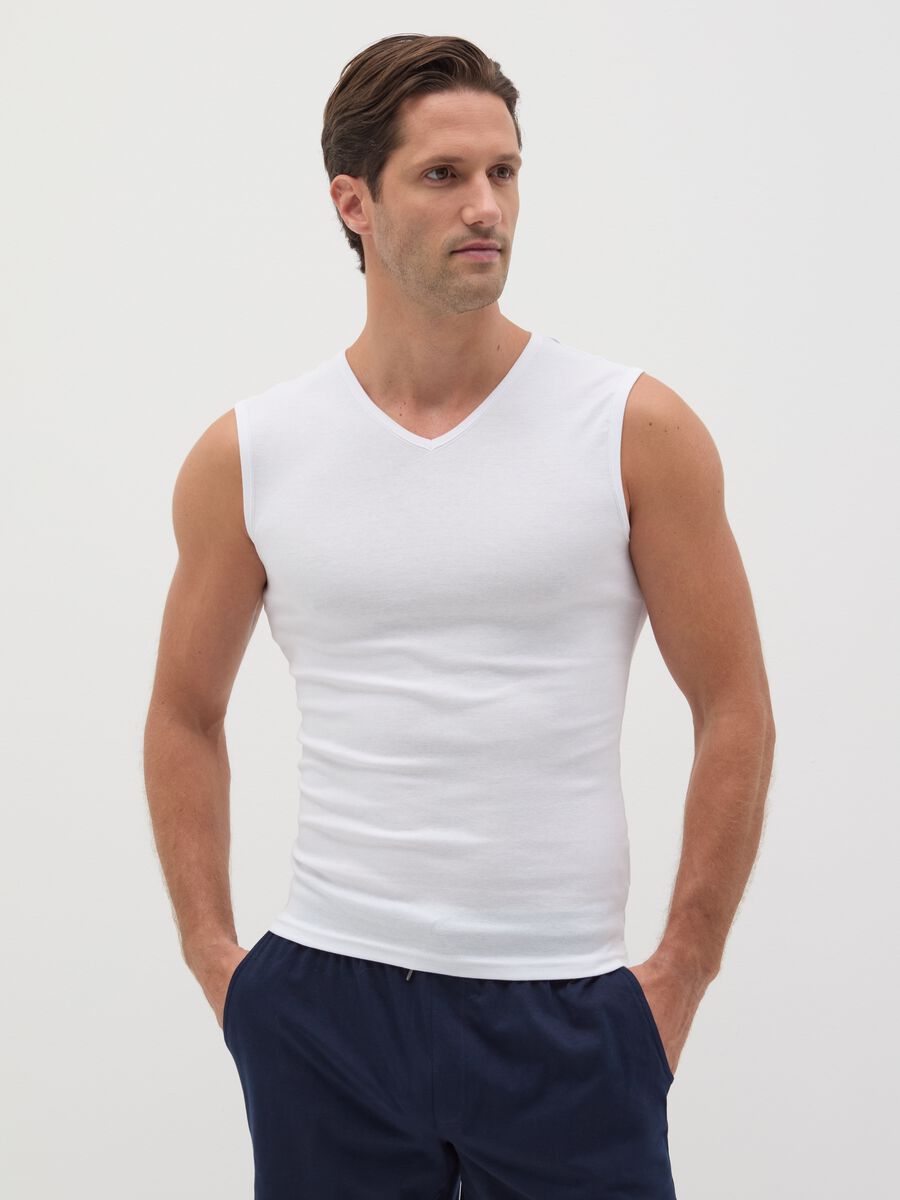 Tank top in organic cotton with V neck_0