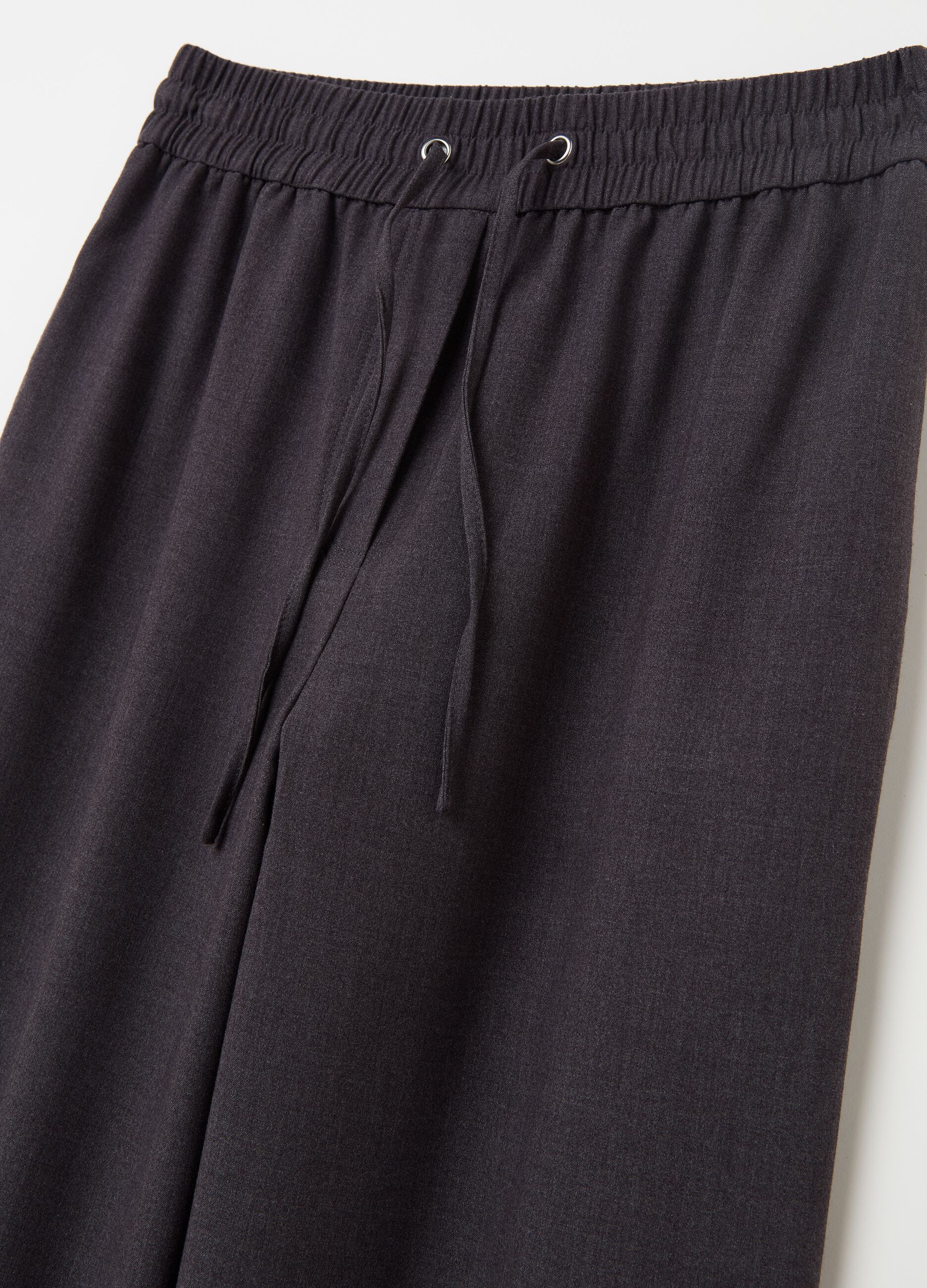 Relaxed-fit trousers with drawstring