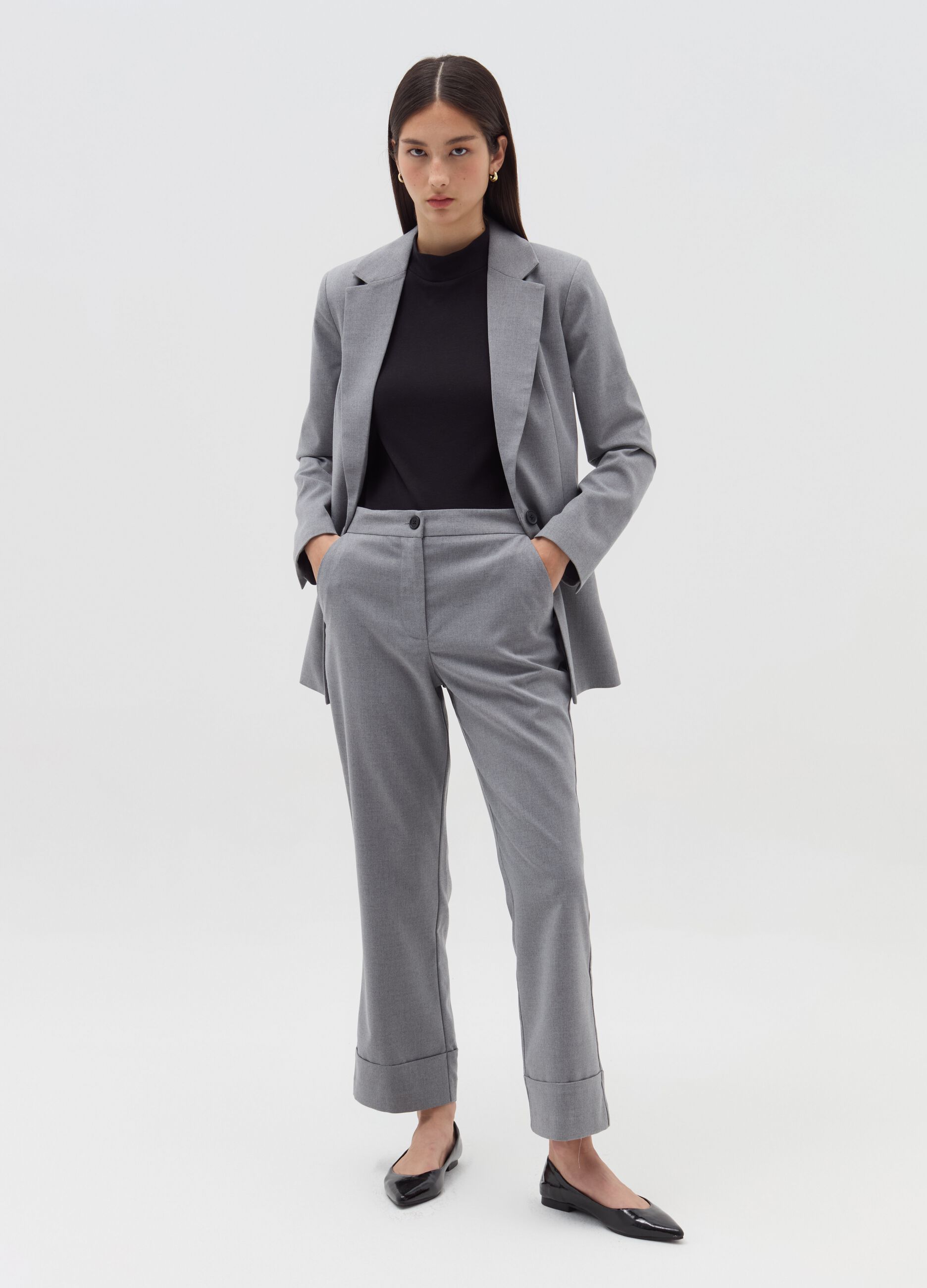 Straight-fit trousers with turn ups