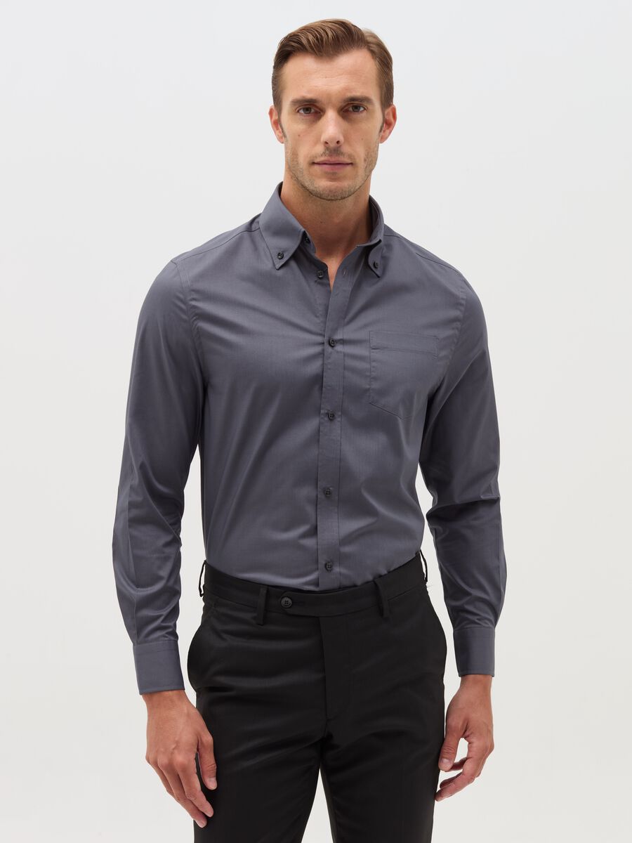 Regular-fit shirt with button-down collar_2