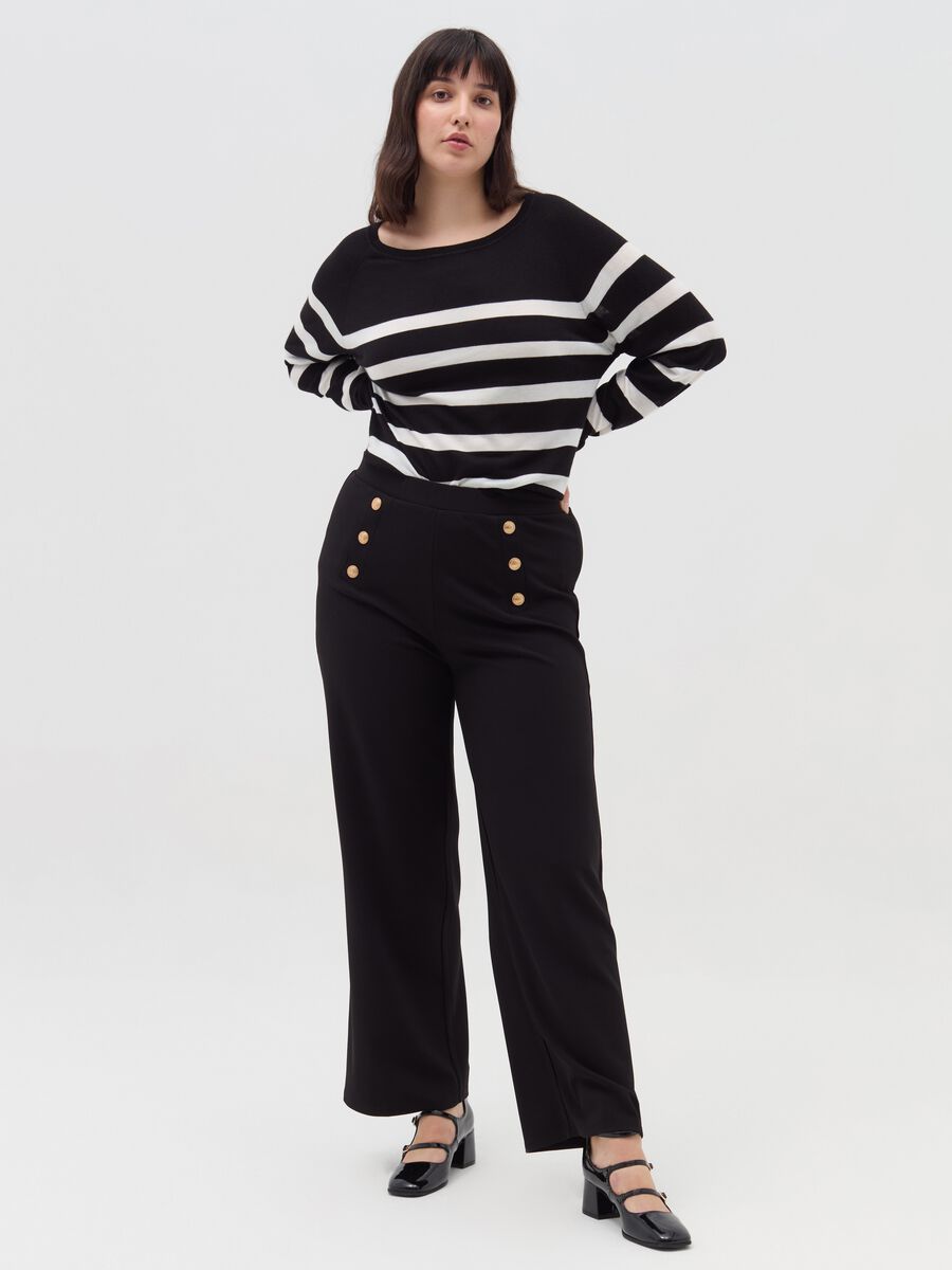 Curvy striped top with raglan sleeves_1