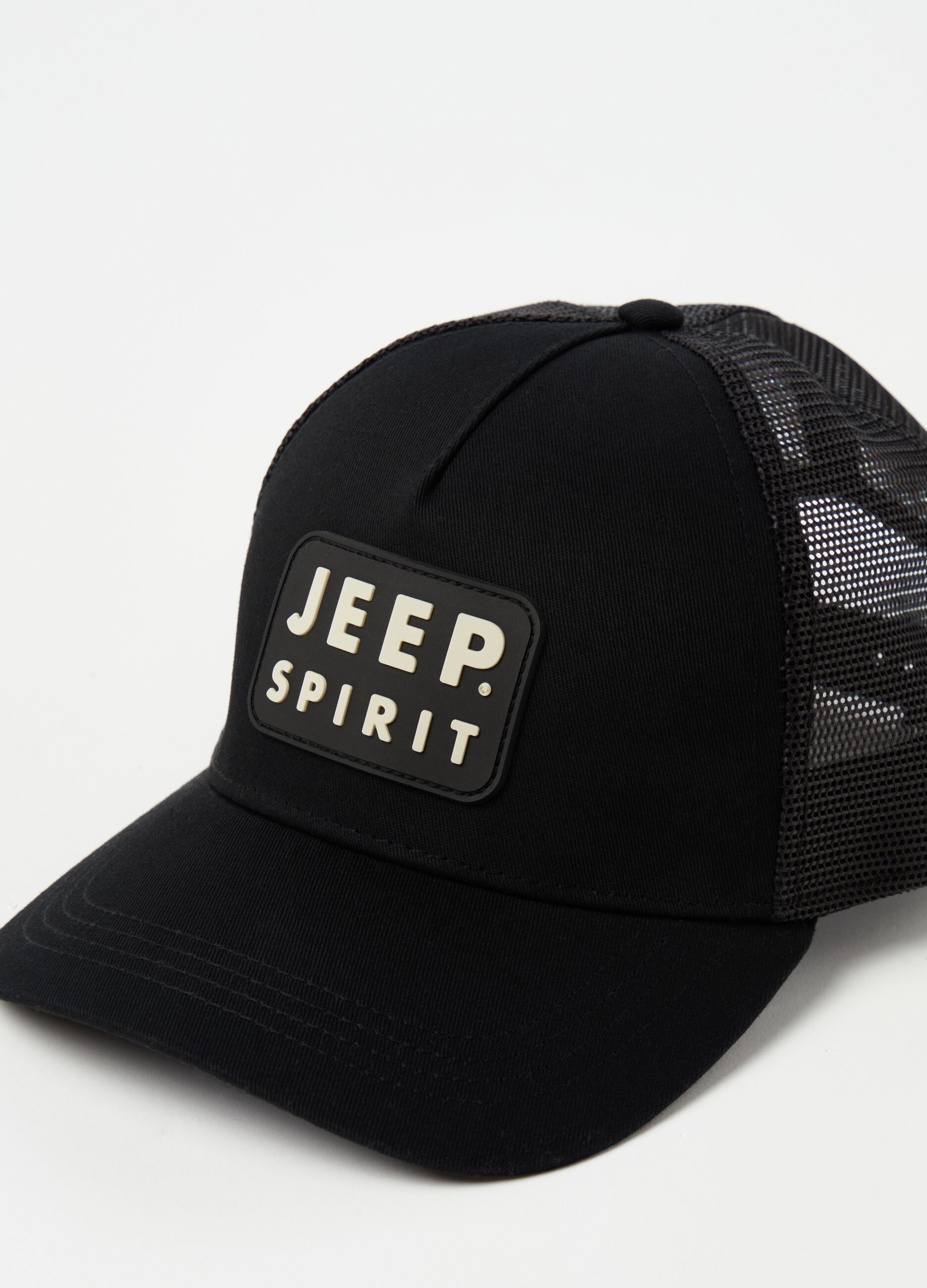 Baseball cap with Jeep patch