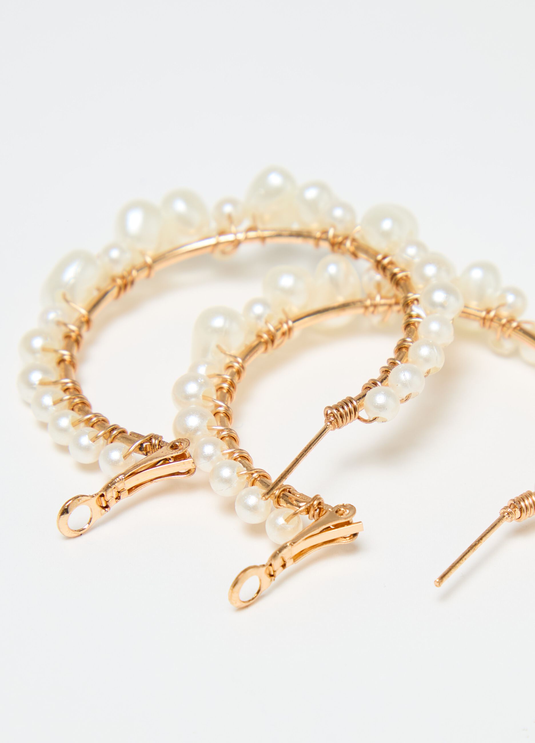 Hoop earrings with beads