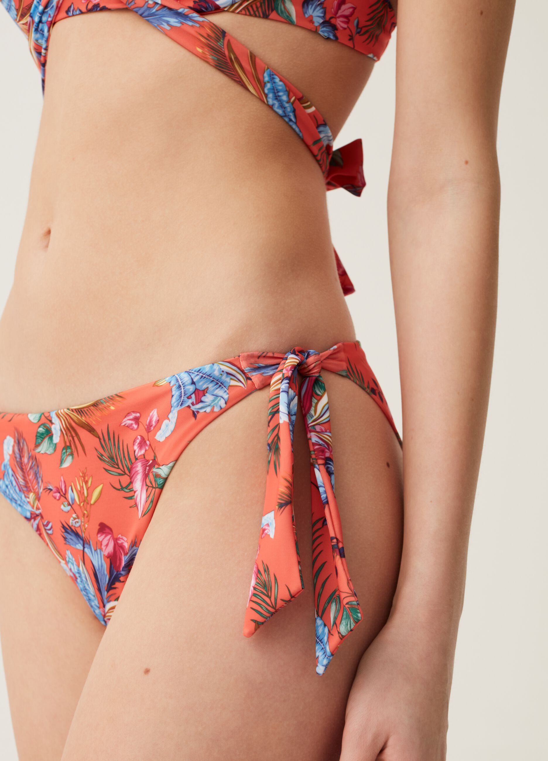 Brazilian bikini briefs with tropical print