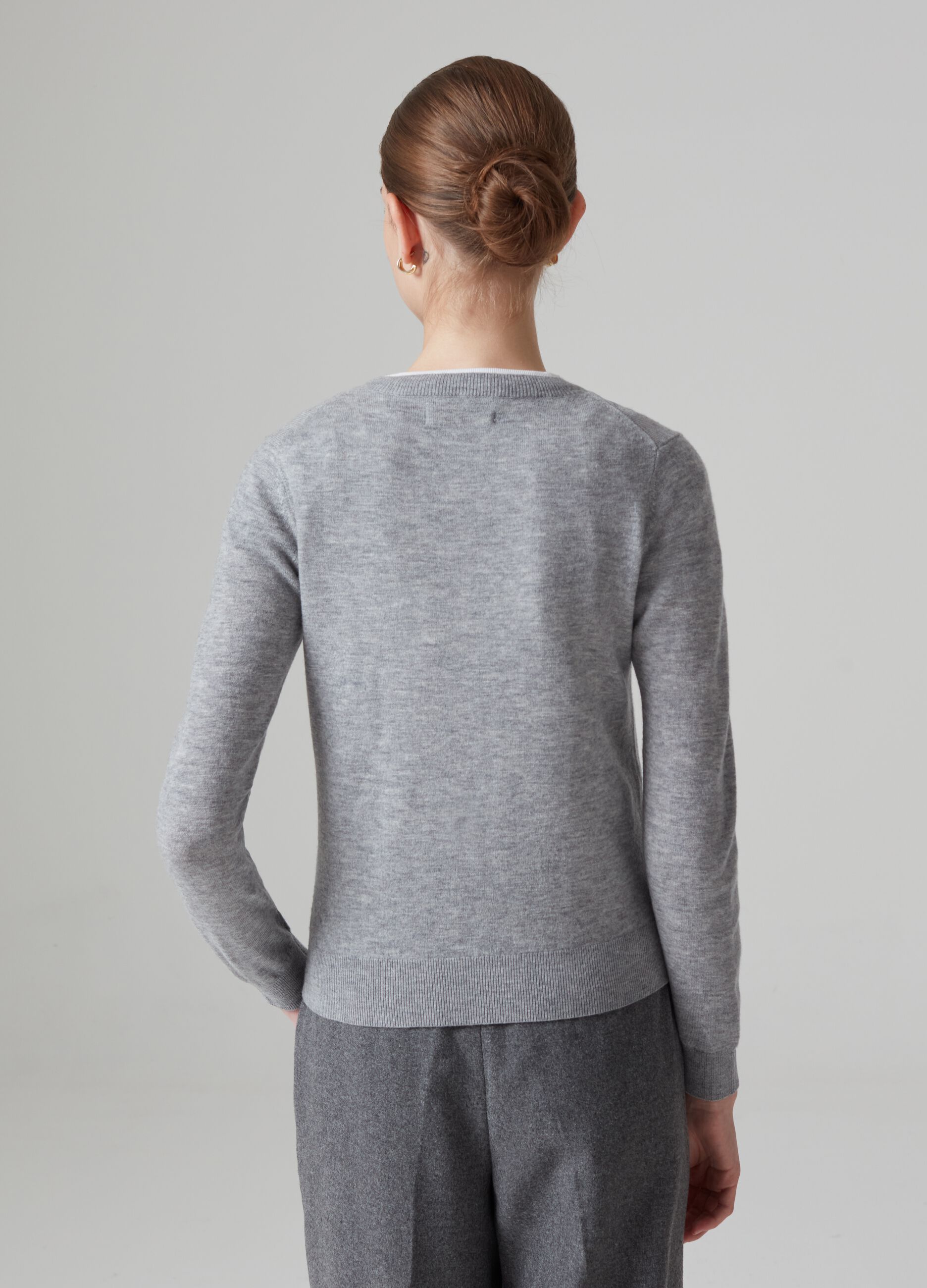 Wool top with round neck