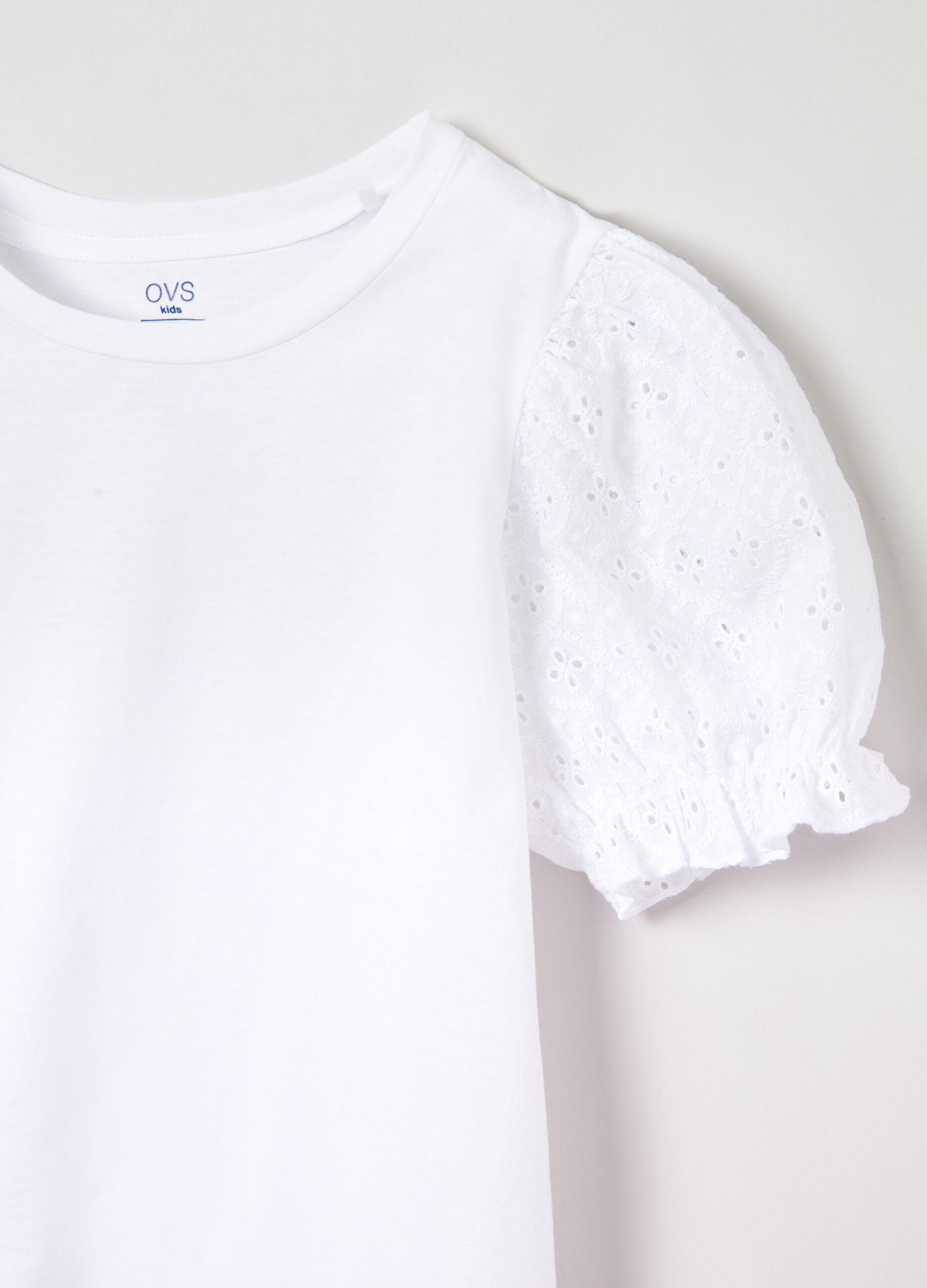 T-shirt with puff sleeves in broderie anglaise