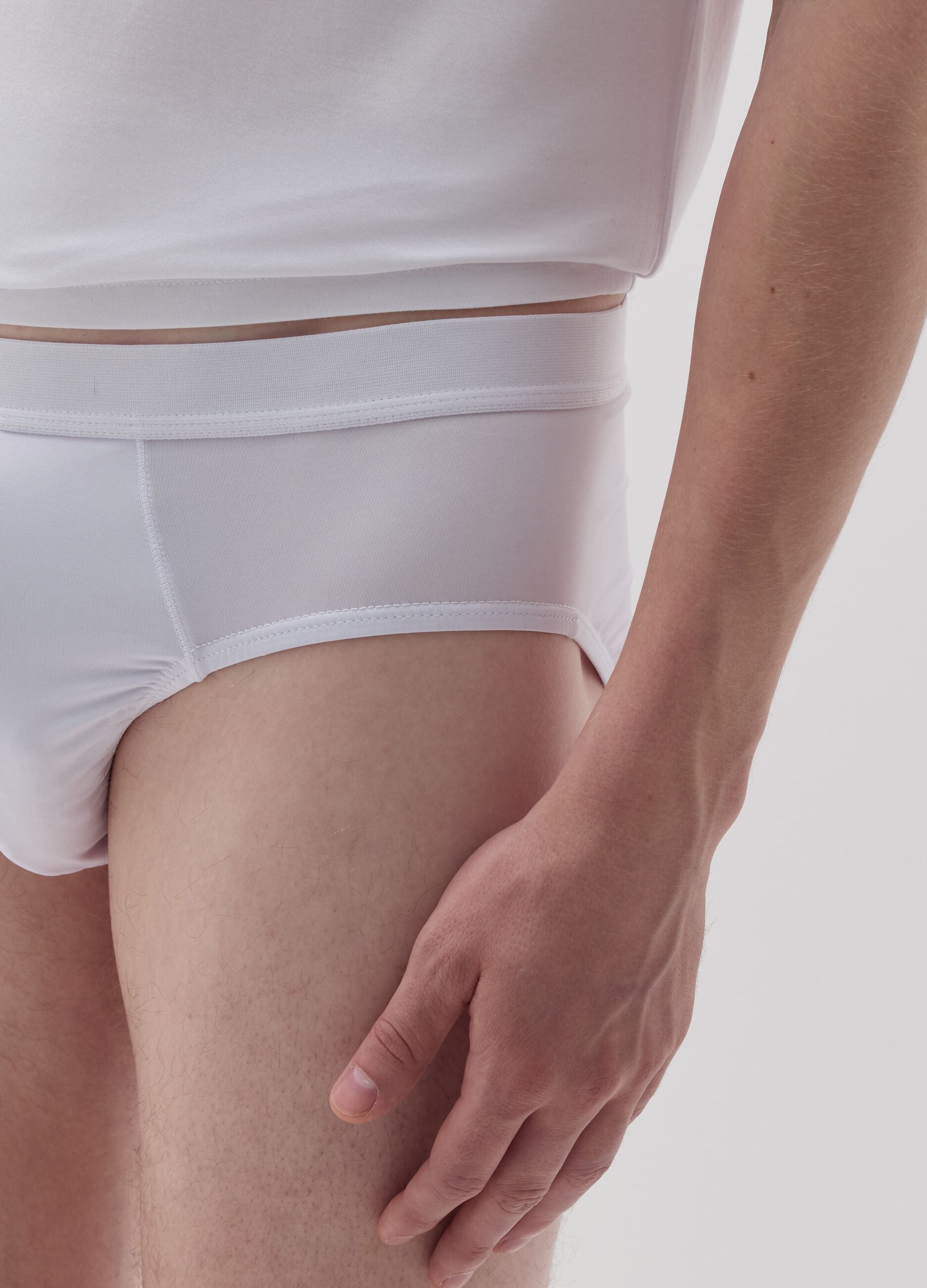 Briefs in stretch microfibre