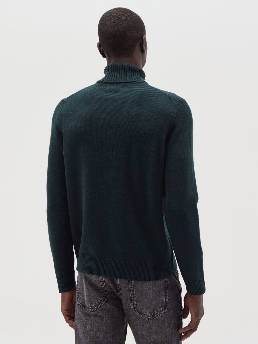 Pullover with high neck_2