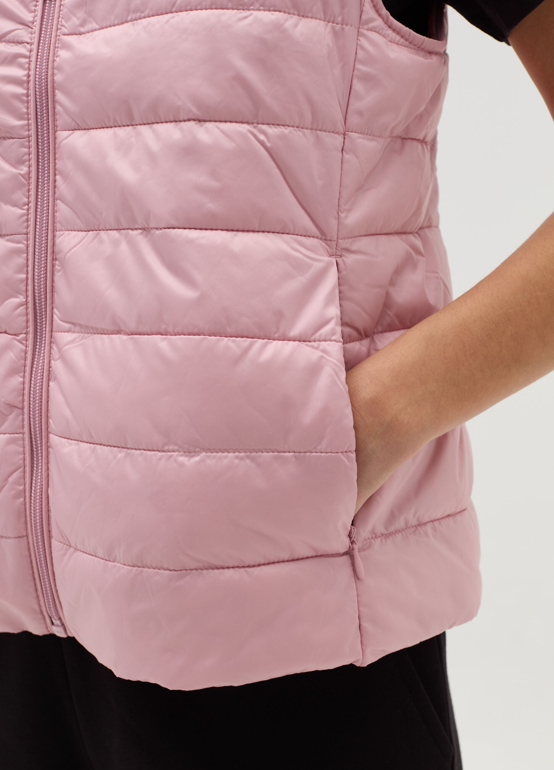 Ultralight gilet with high neck