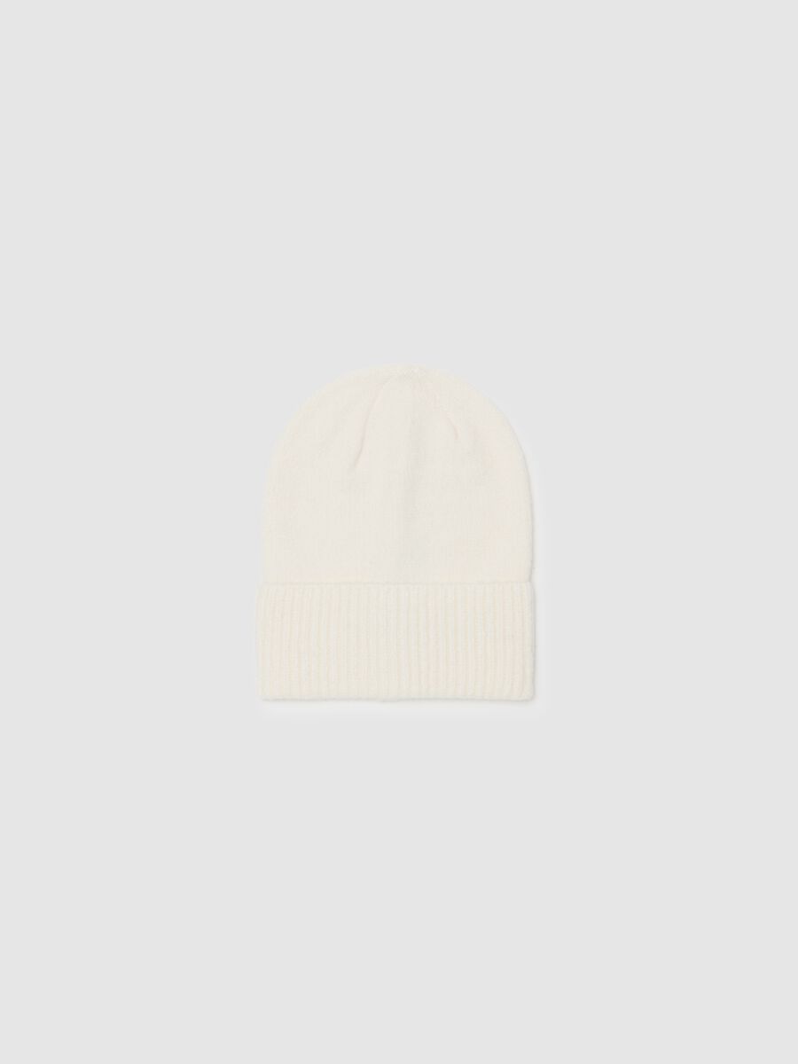 Knitted hat with ribbed fold_0