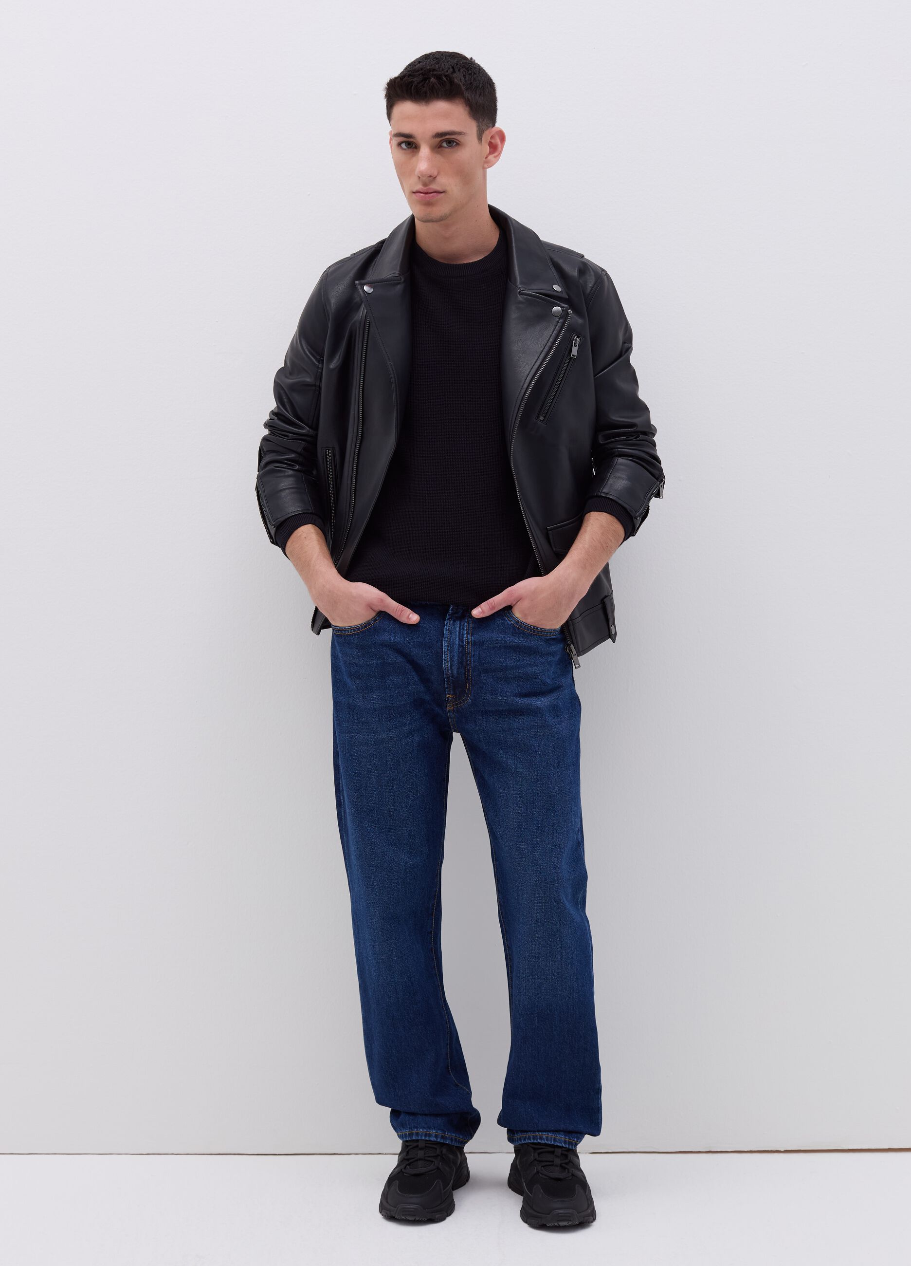 Five-pocket,straight-fit jeans