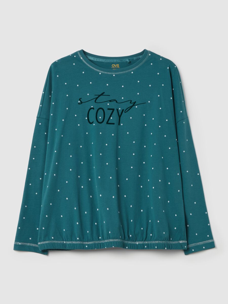 Pyjama top with “Stay Cozy” print_0