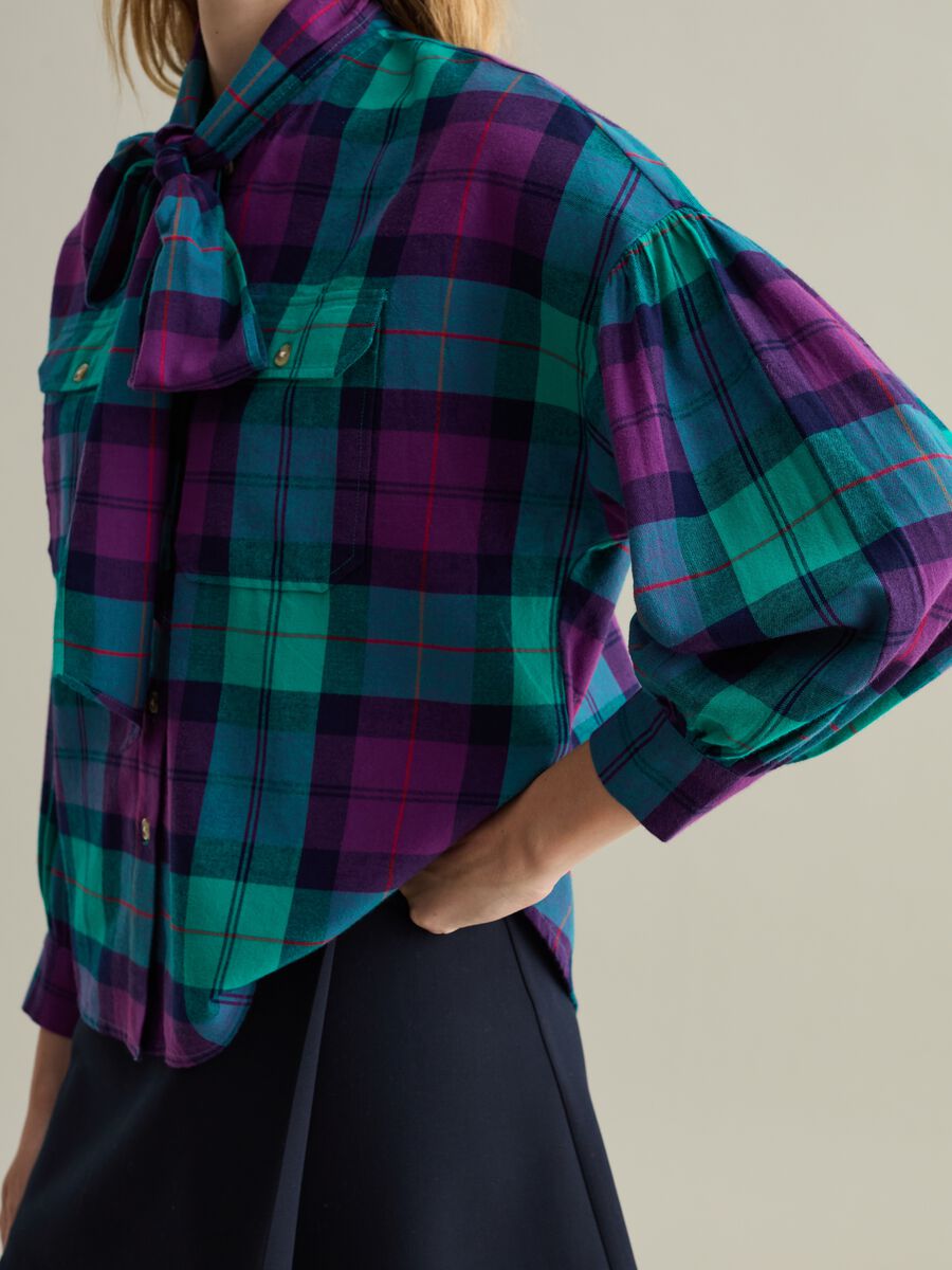 Check flannel blouse with scarf_3