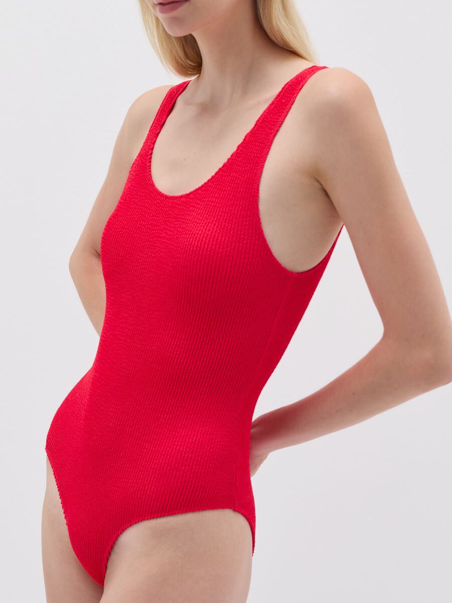 One-piece swimsuit with wavy weave_3