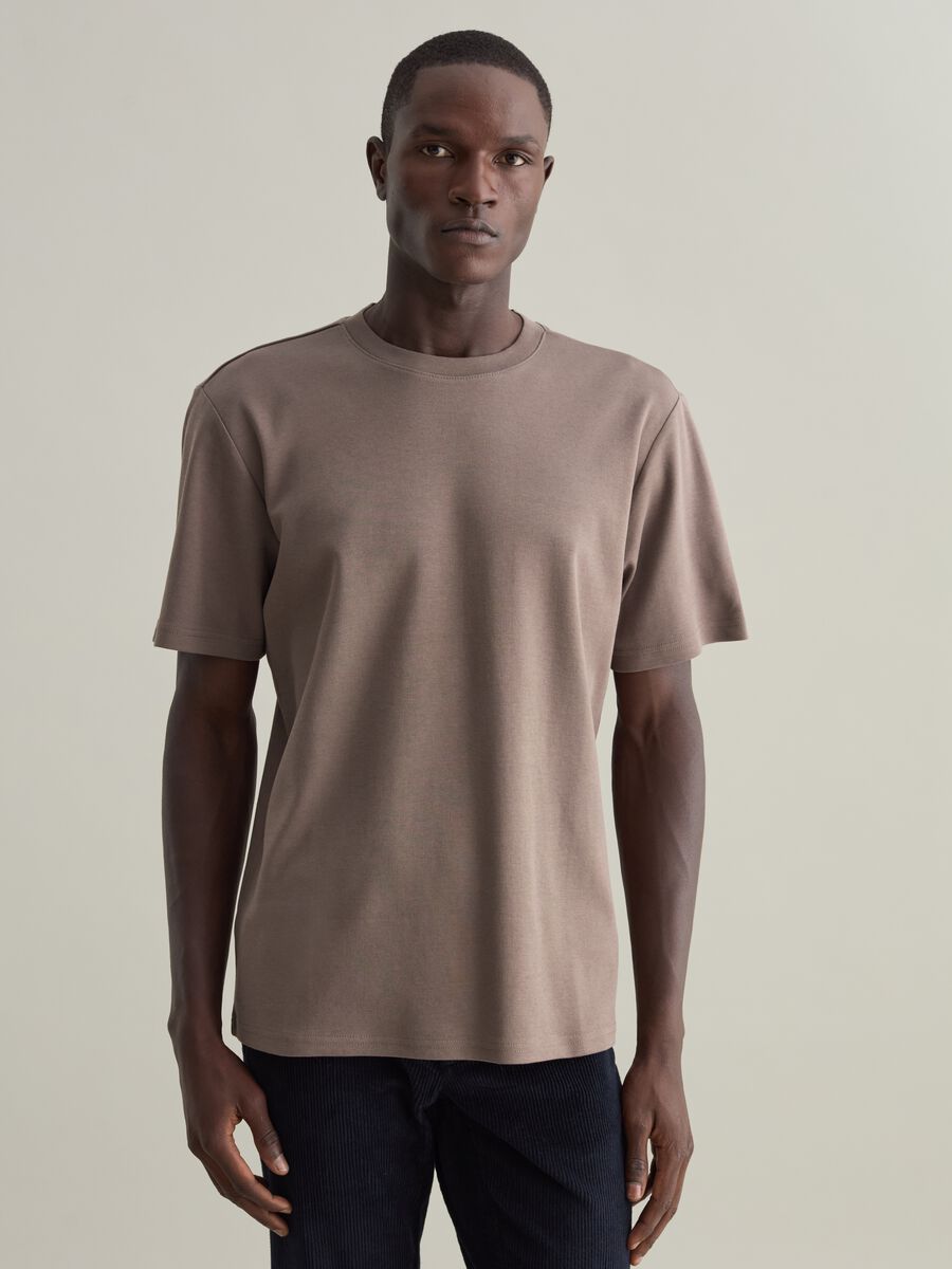 Contemporary T-shirt in cotton with round neck_1