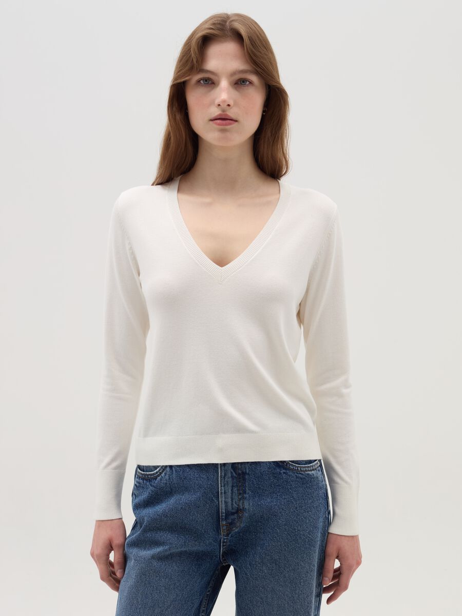 V-neck pullover_0