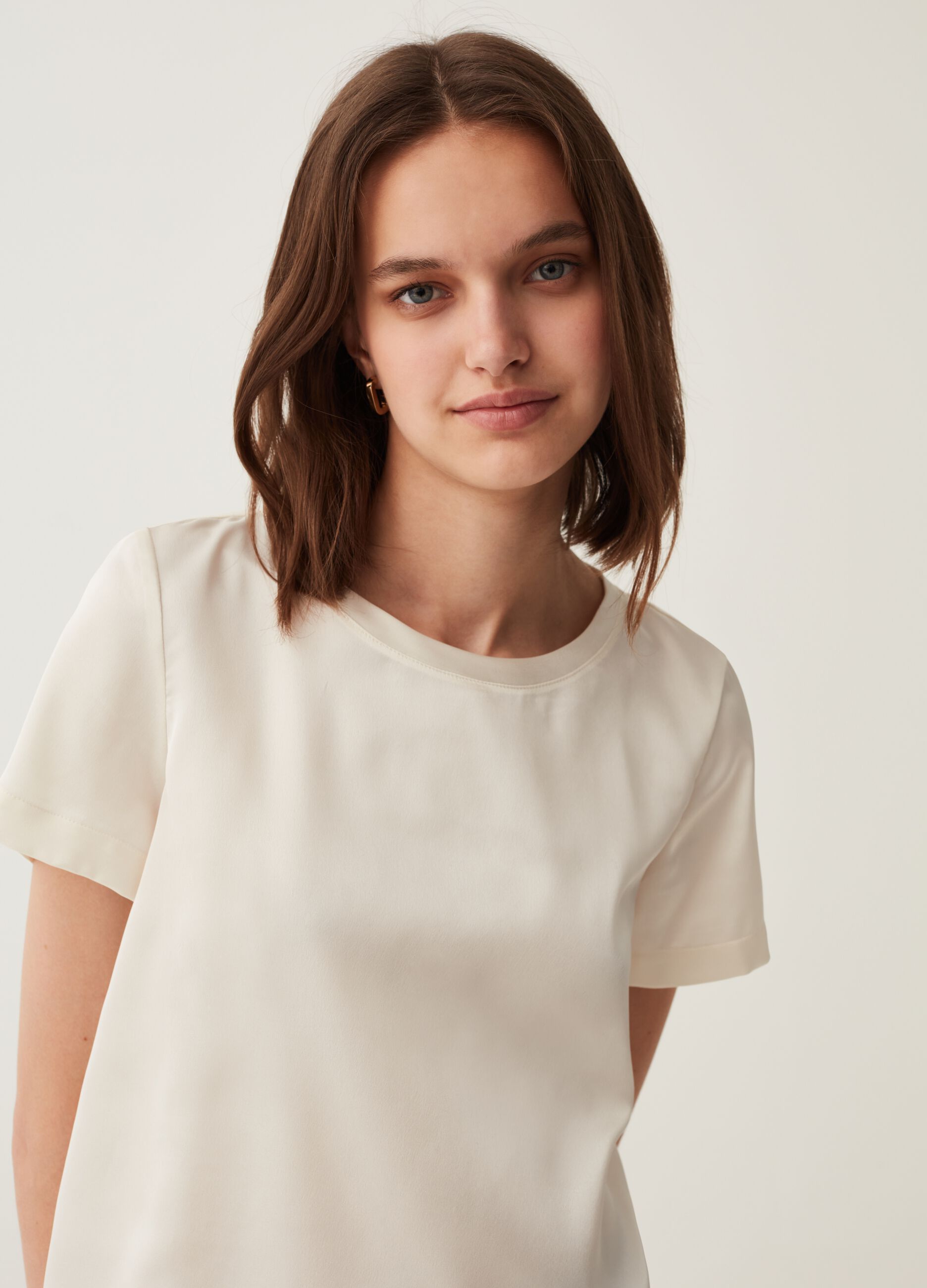 Satin blouse with short sleeves