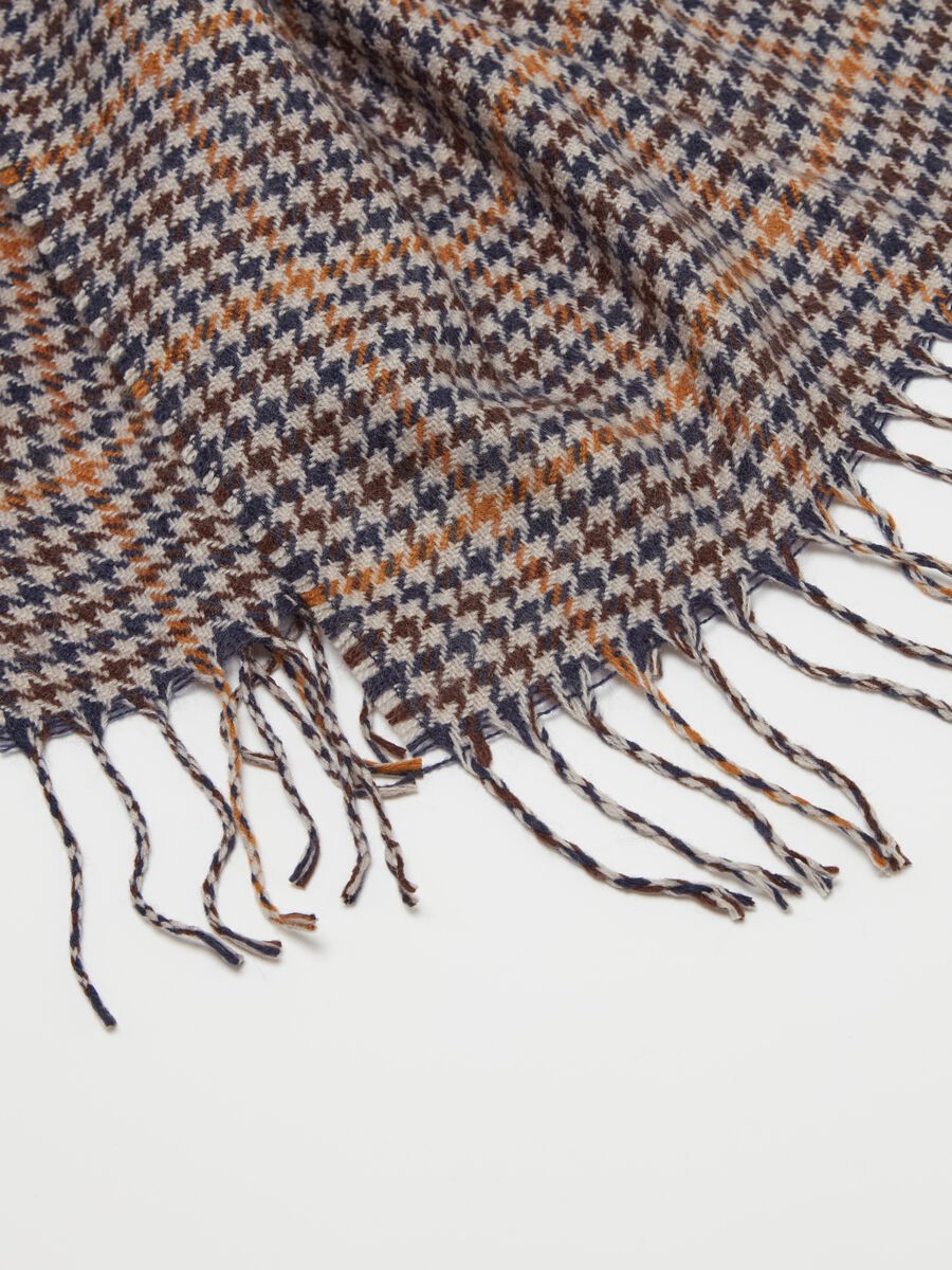 Houndstooth scarf with fringing_2