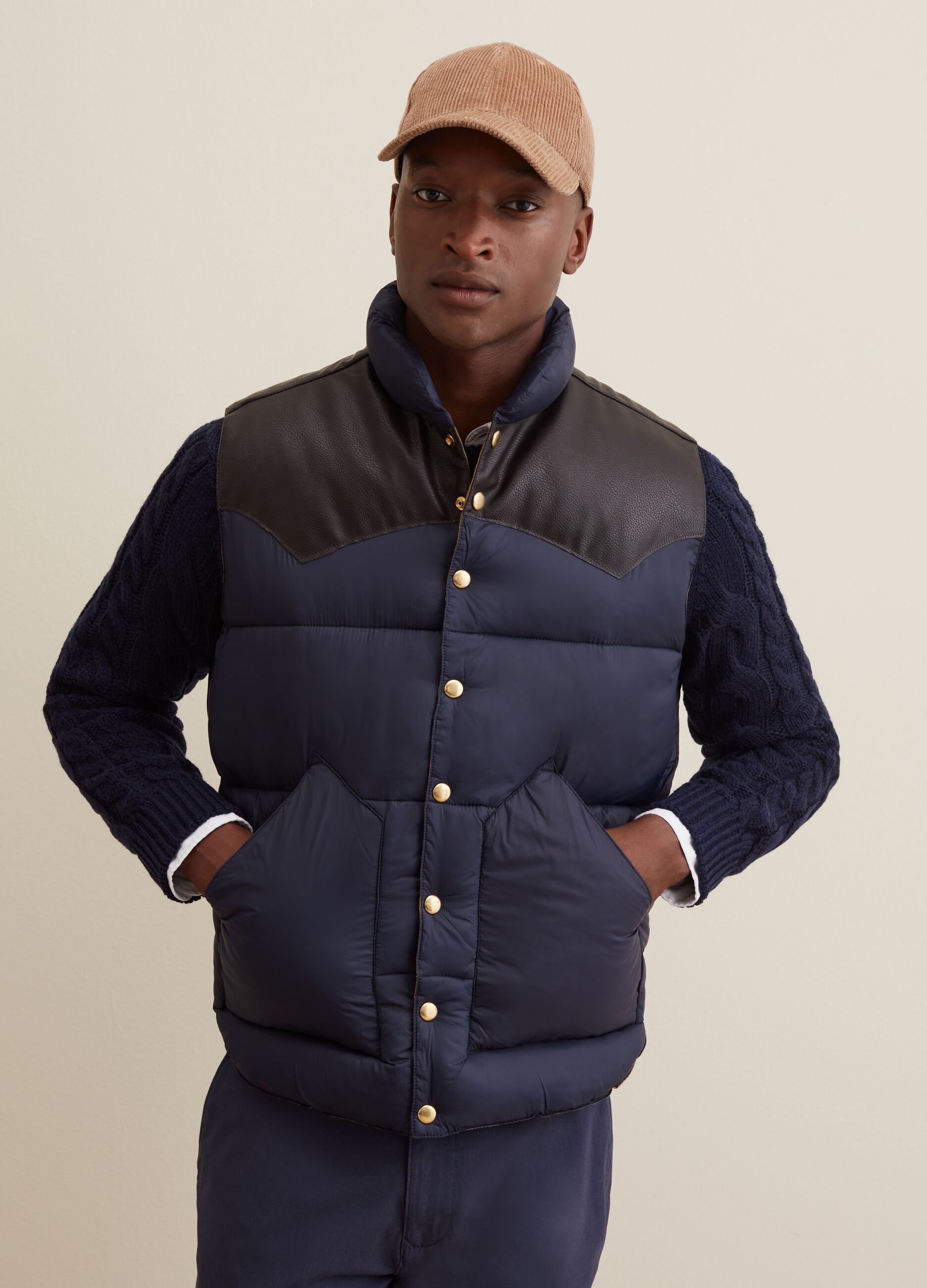 Quilted gilet with high collar