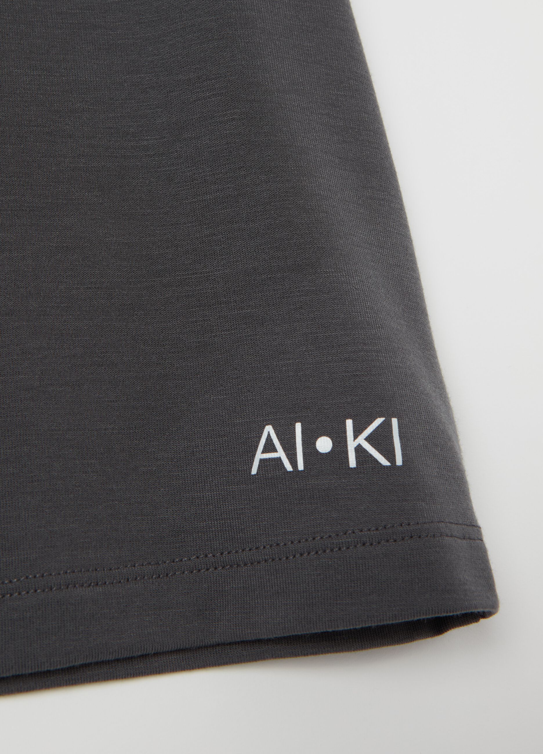 AI•KI crop T-shirt