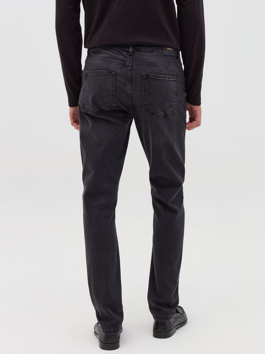 Slim-fit premium jeans in DualFX cotton_3