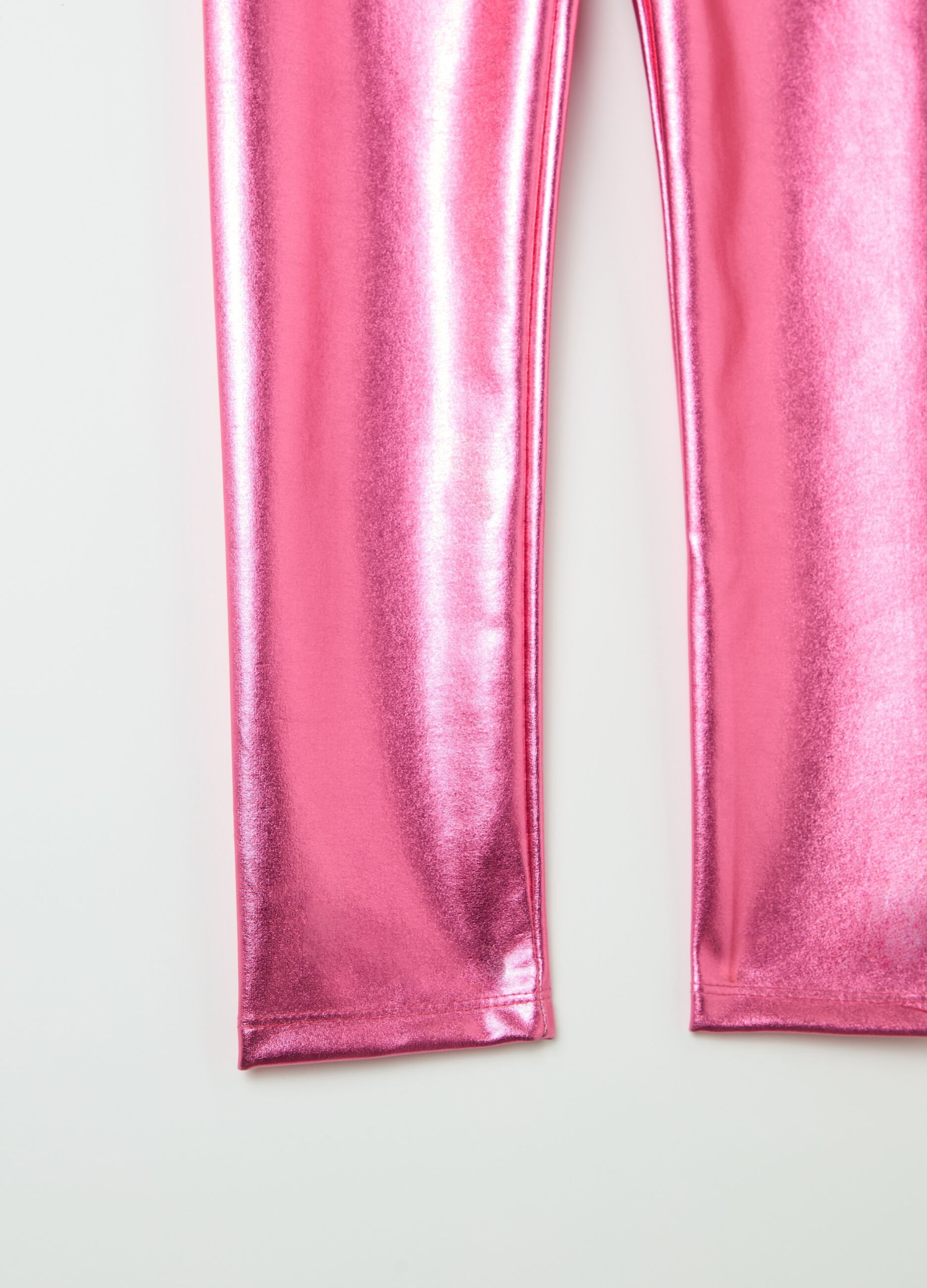 Metallic-effect leggings