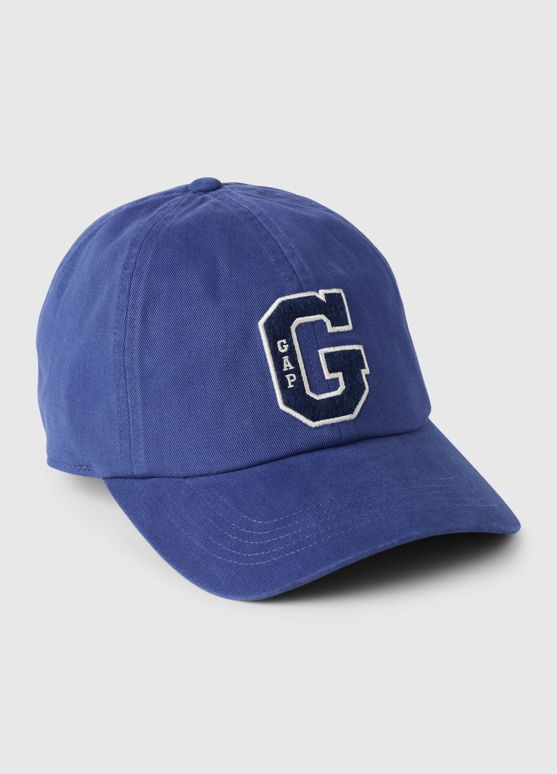 Baseball cap with logo embroidery