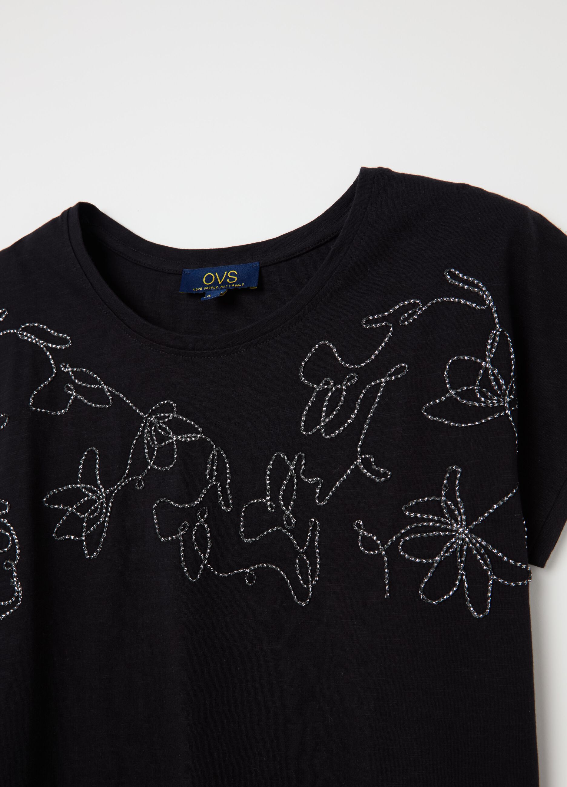 T-shirt with floral embroidery