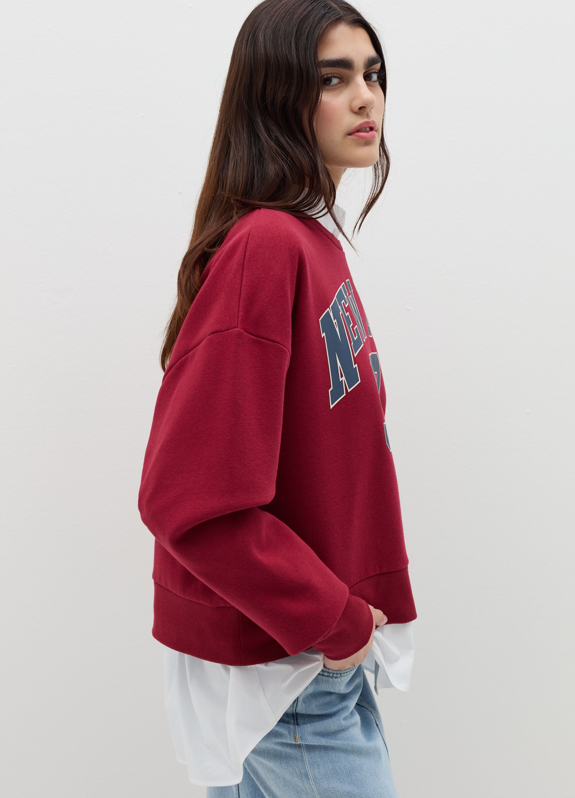 Sweatshirt with round neck