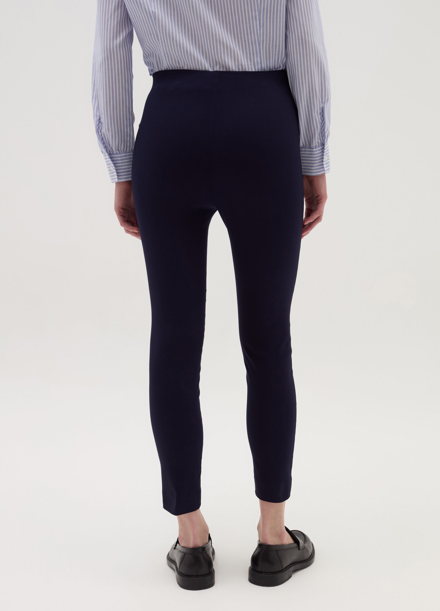 Leggings with raised stitching