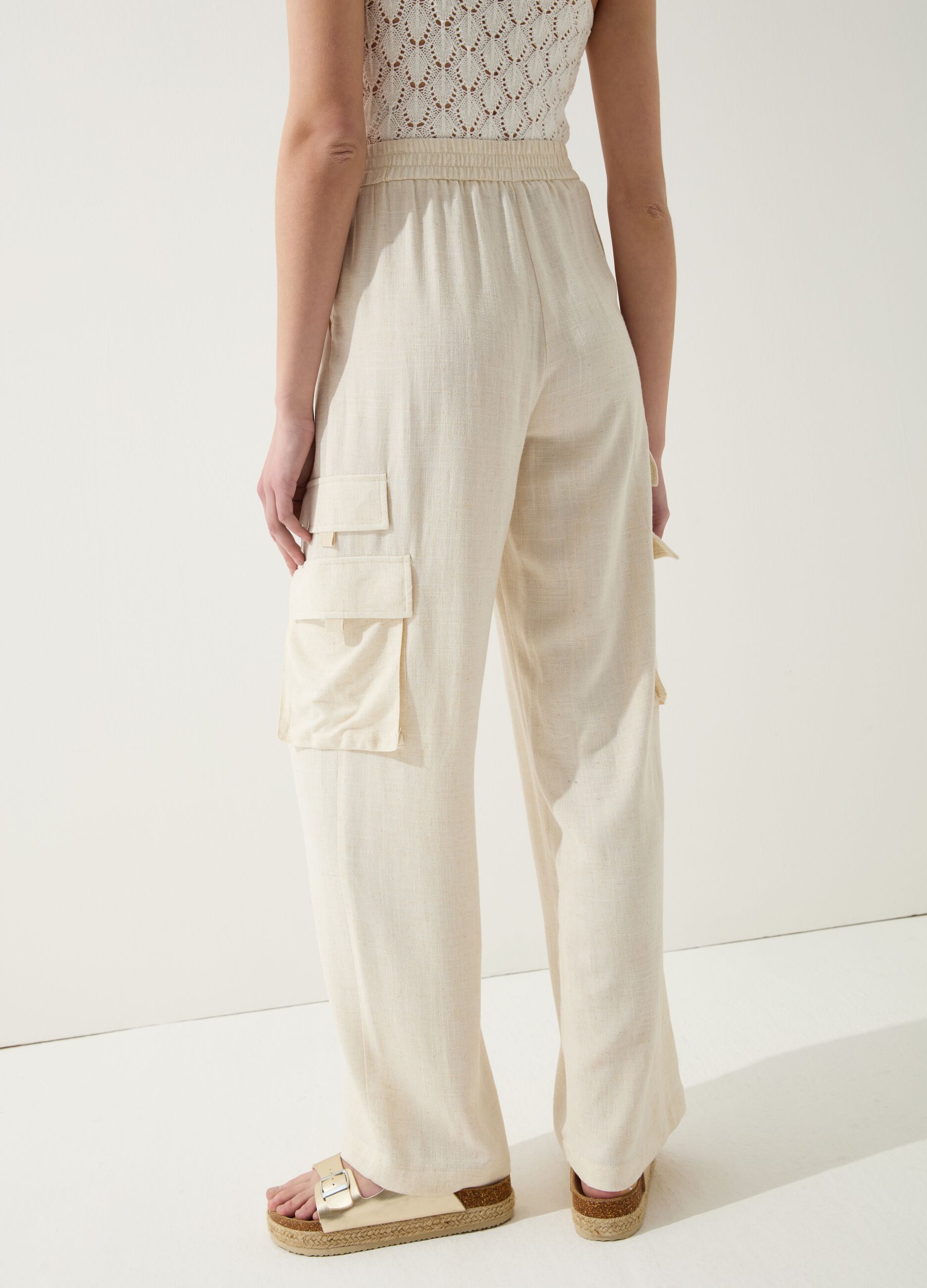 Wide-leg cargo trousers with darts