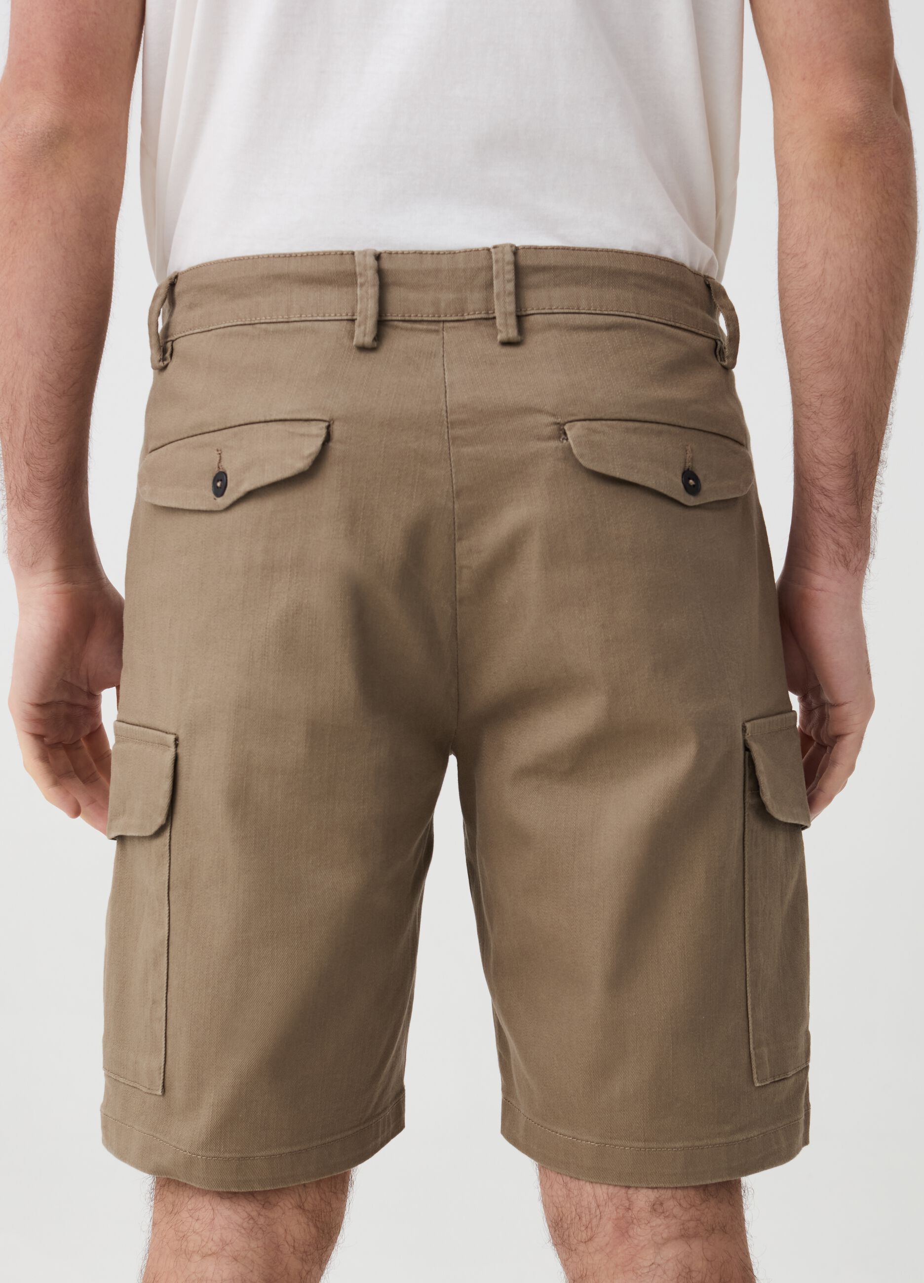 Iridescent-effect cargo Bermuda shorts