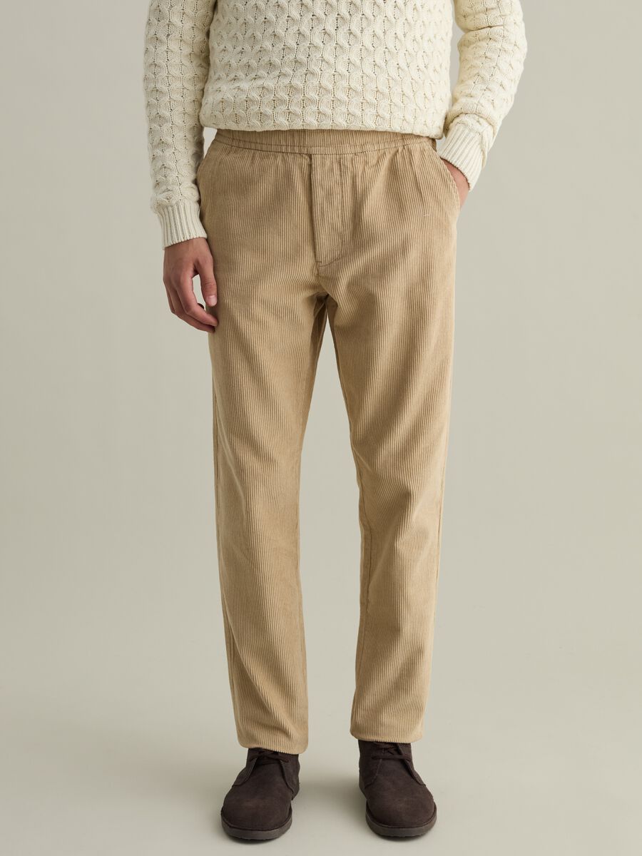 Chino jogger trousers in corduroy_1