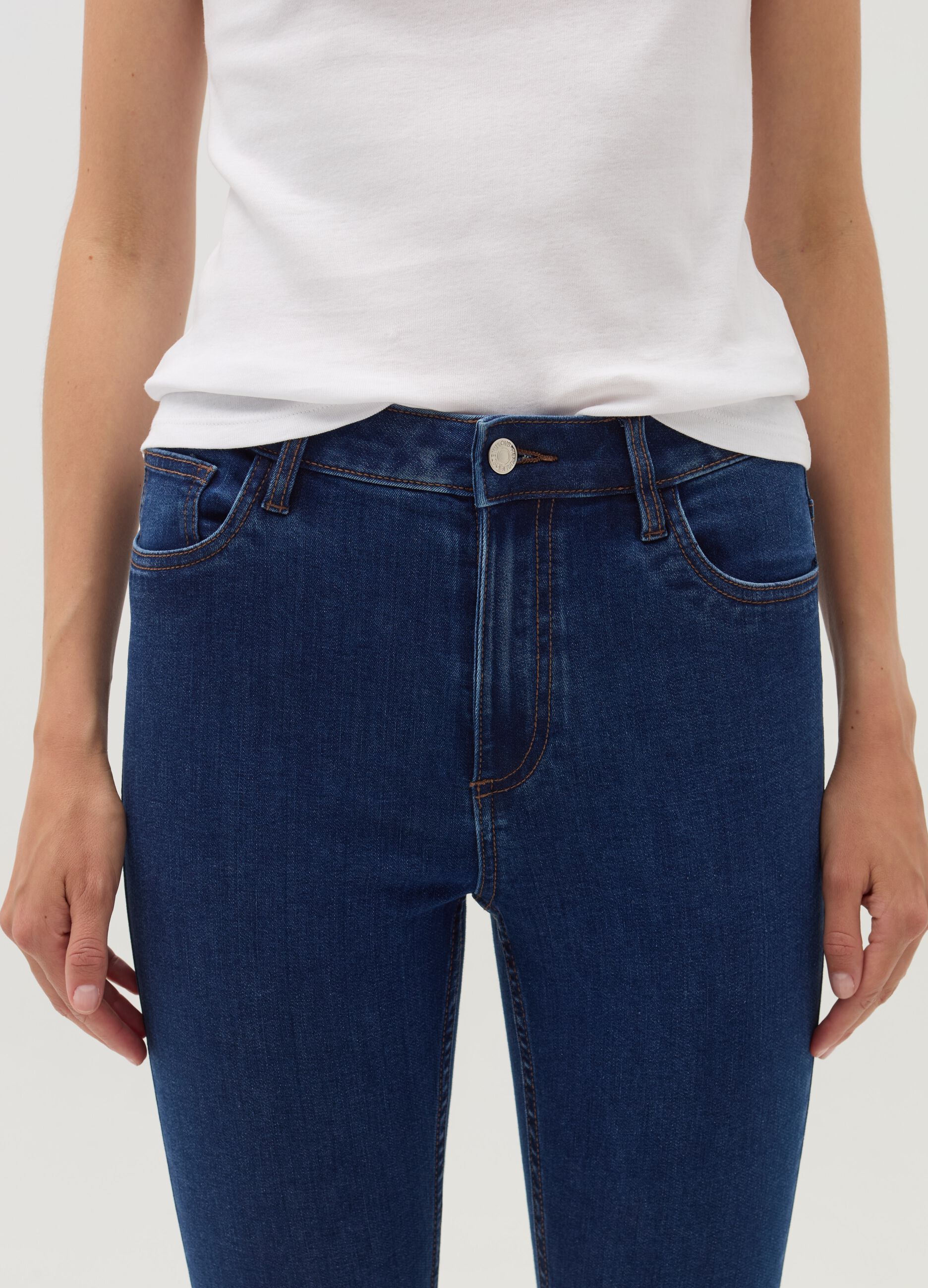 Skinny-fit crop jeans