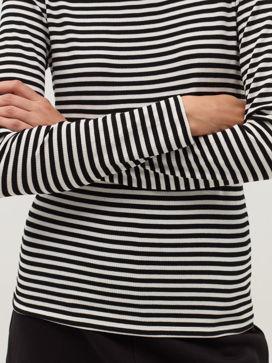 Striped T-shirt with mock neck_3