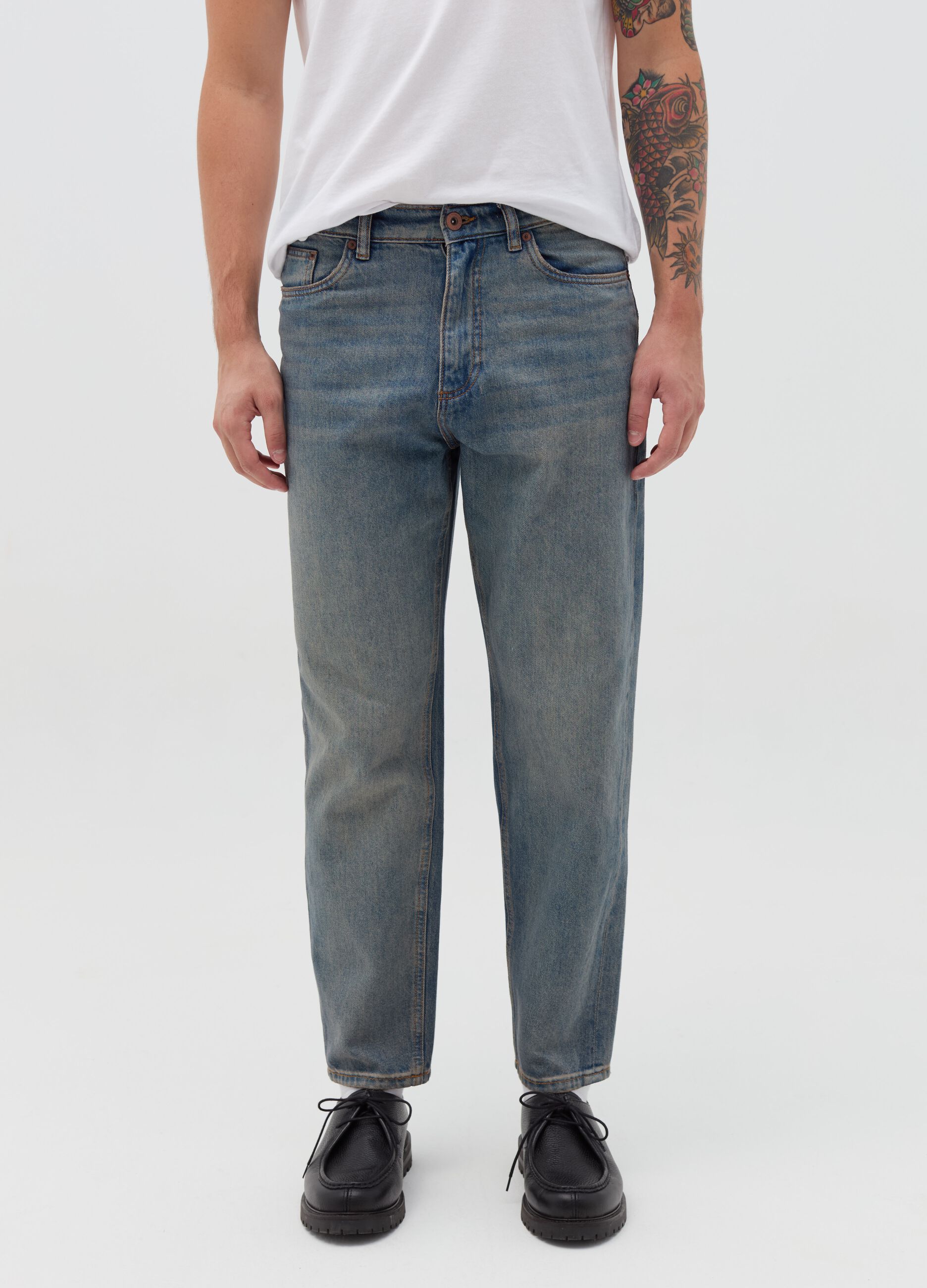 Balloon-fit acid-wash jeans