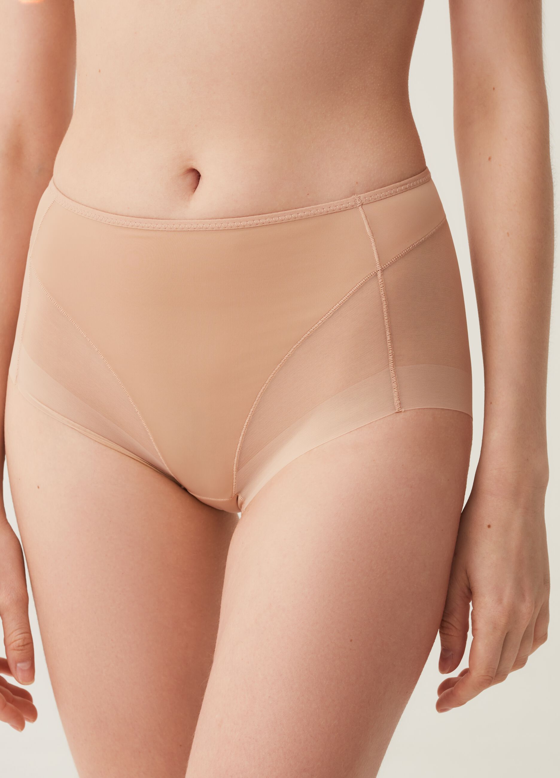 Woman's Nude High-waisted invisible French knickers