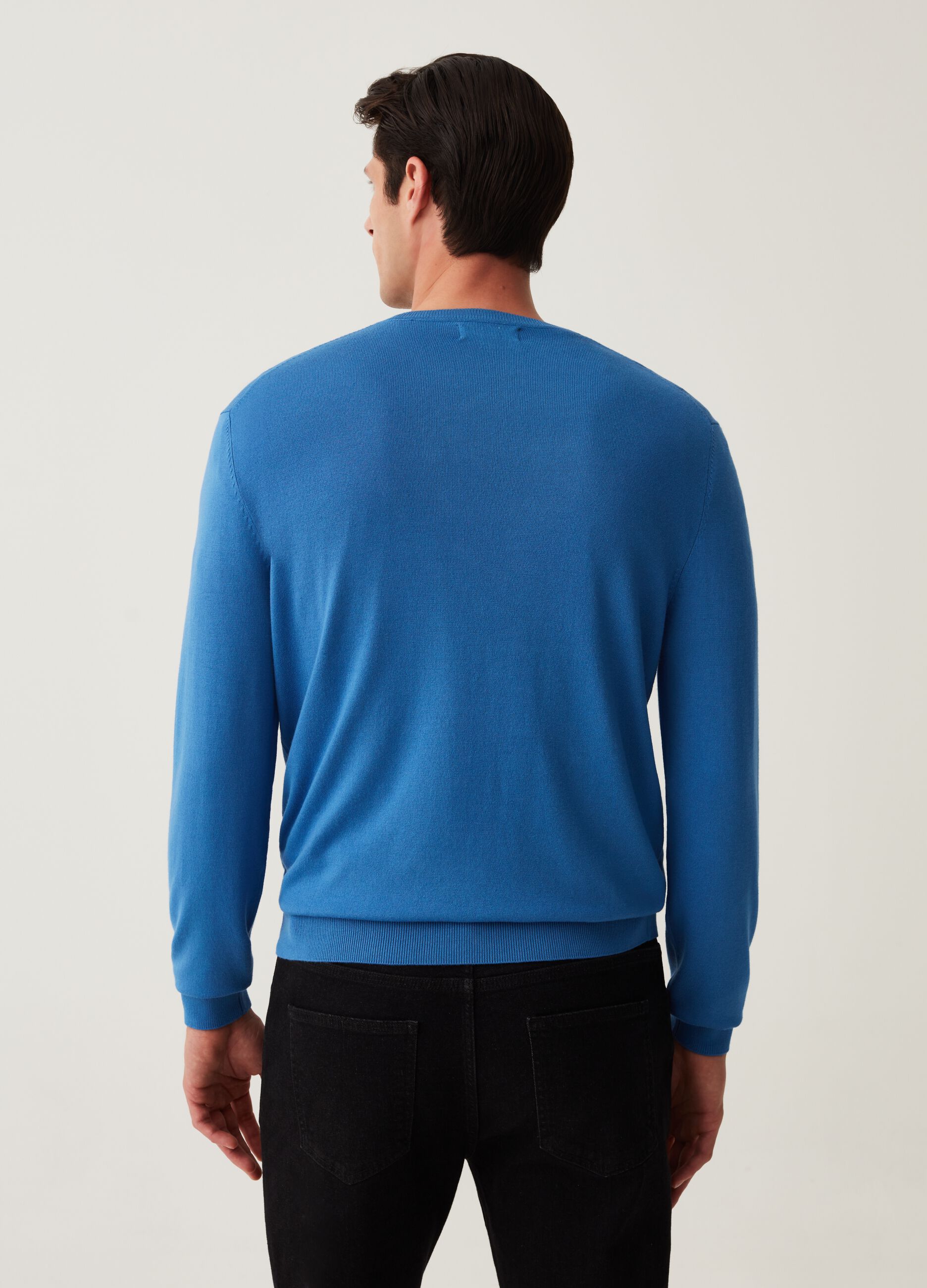 Round neck pullover