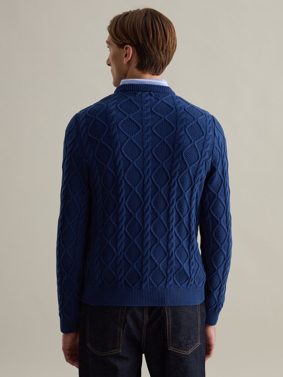 Cable-knit pullover with diamond motif_2