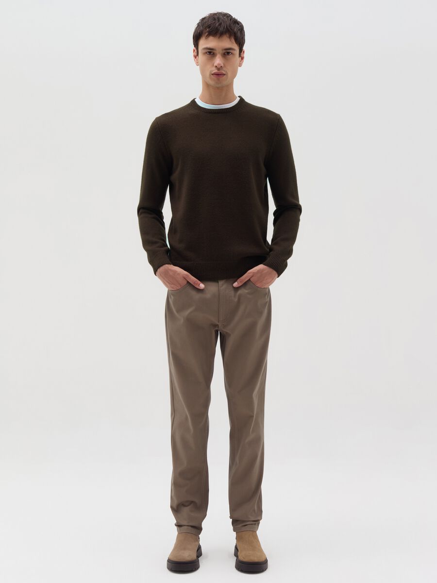 Slim-fit twill trousers with five pockets_0