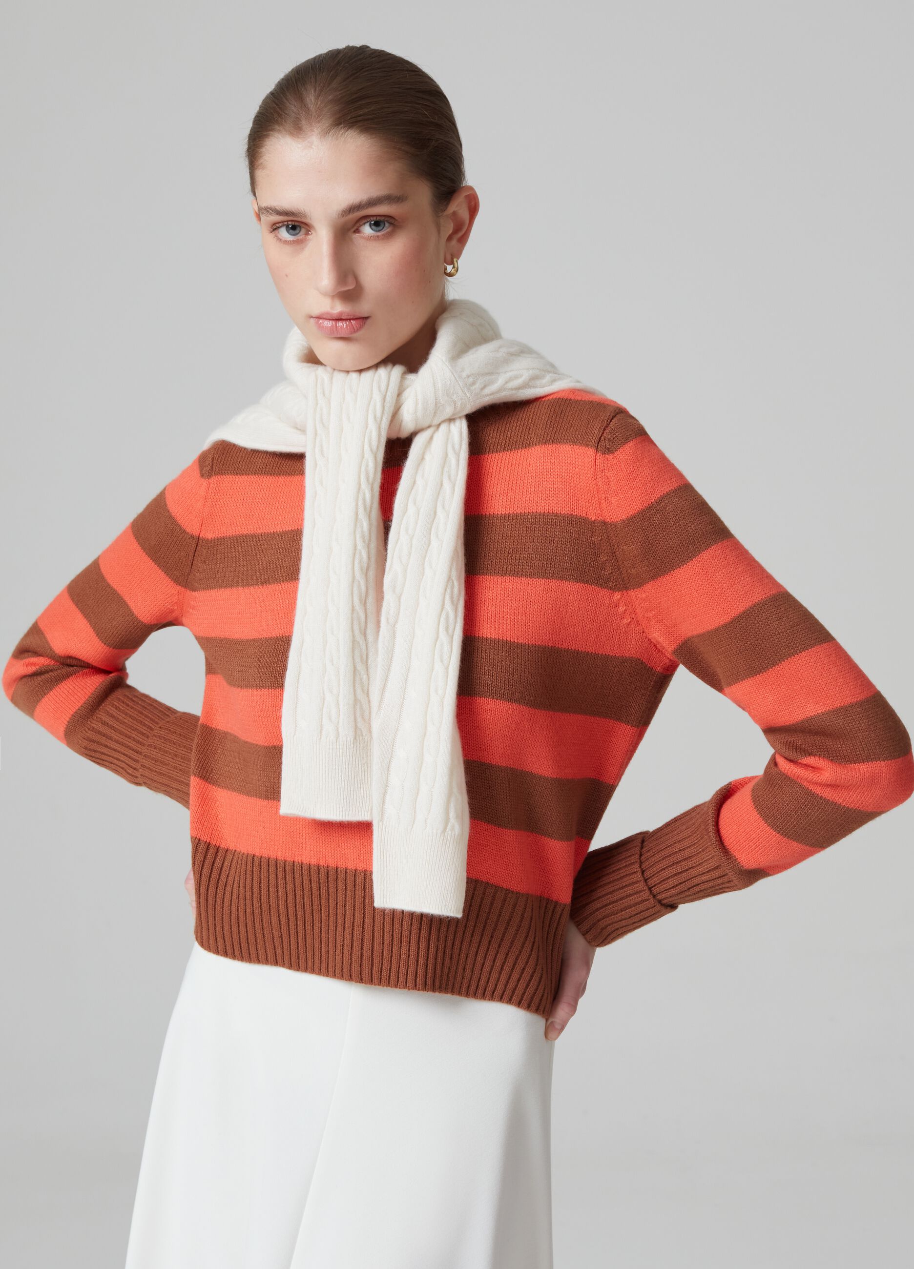 Striped pullover with round neck