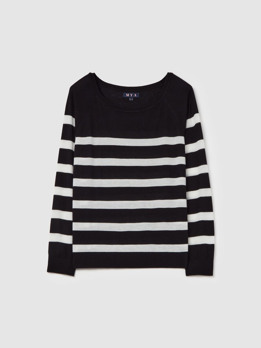 Curvy striped top with raglan sleeves_4