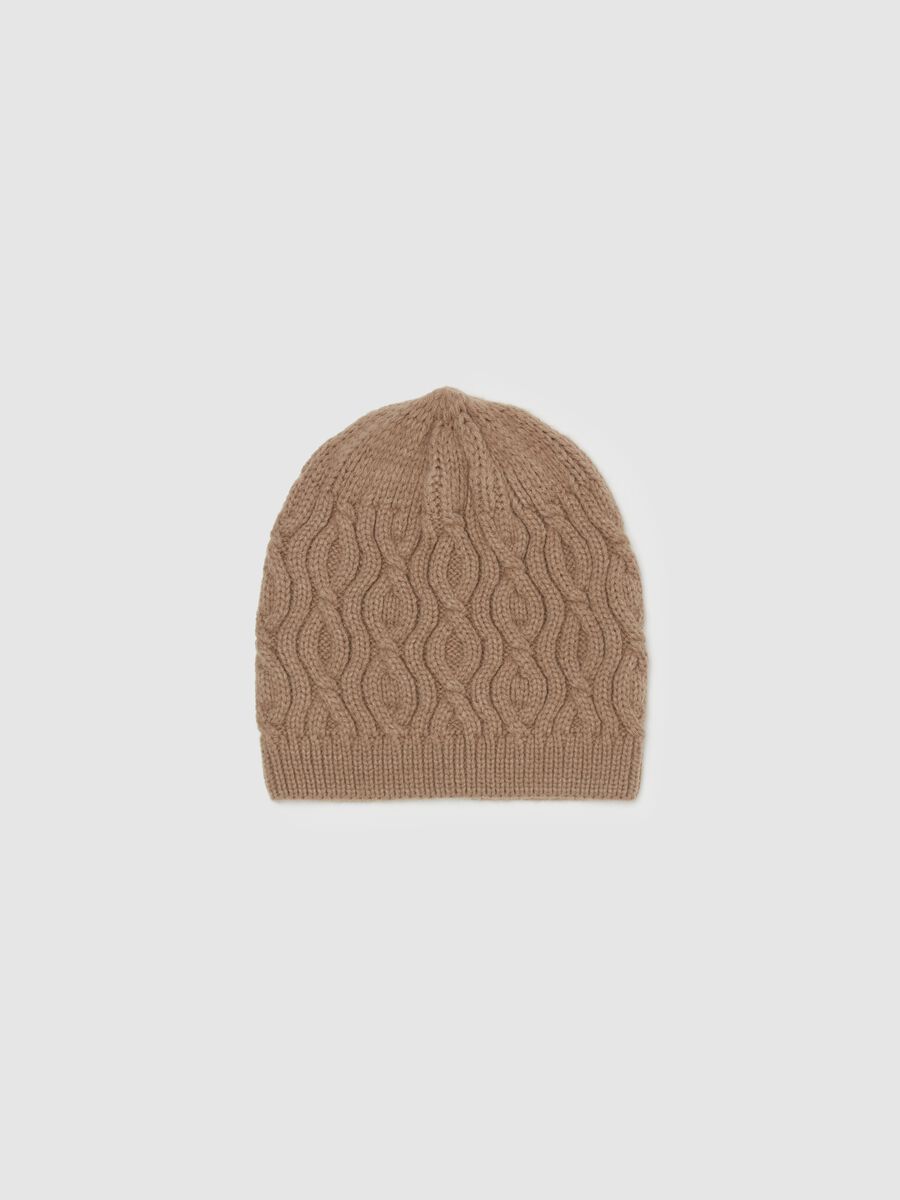 Knit hat with wavy weave_0